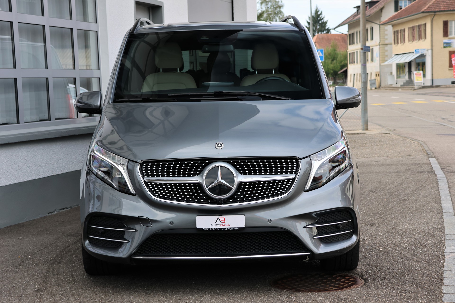 MERCEDES-BENZ V 300 d extralang Avantgarde 4Matic 9G-Tronic (CH)-showroom-element-1