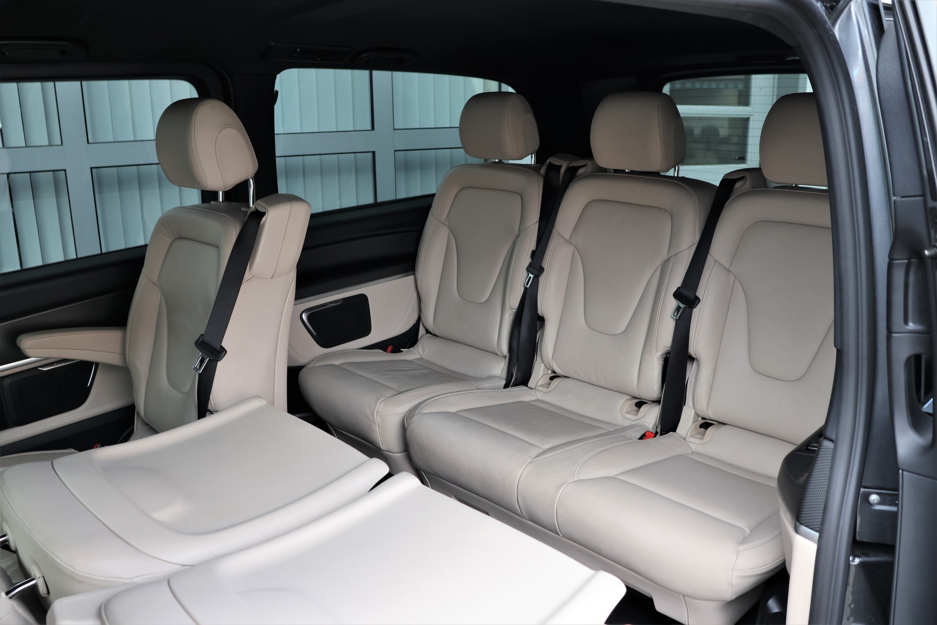 MERCEDES-BENZ V 300 d extralang Avantgarde 4Matic 9G-Tronic (CH)-image-13