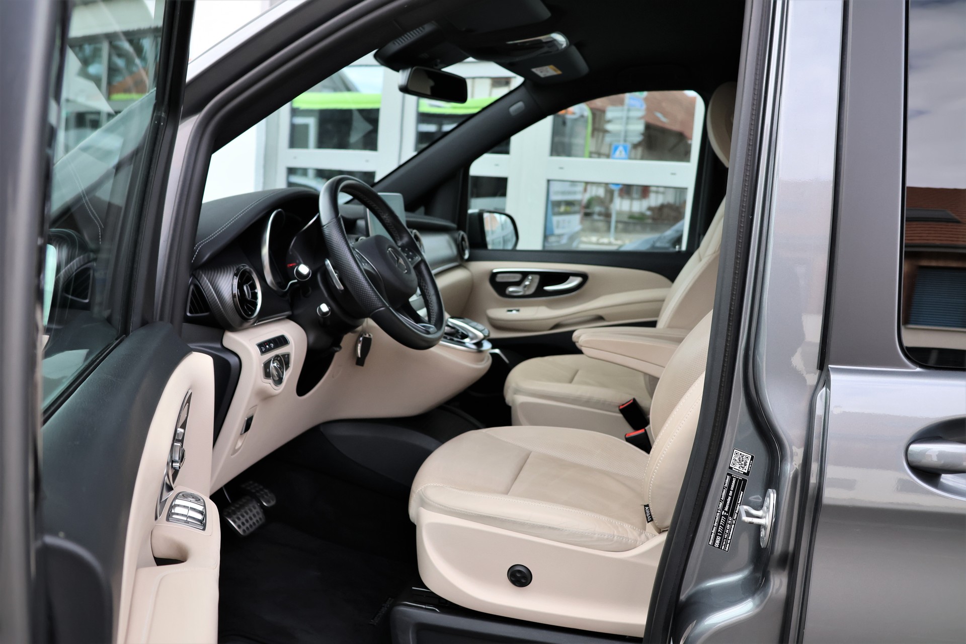 MERCEDES-BENZ V 300 d extralang Avantgarde 4Matic 9G-Tronic (CH)-image-8