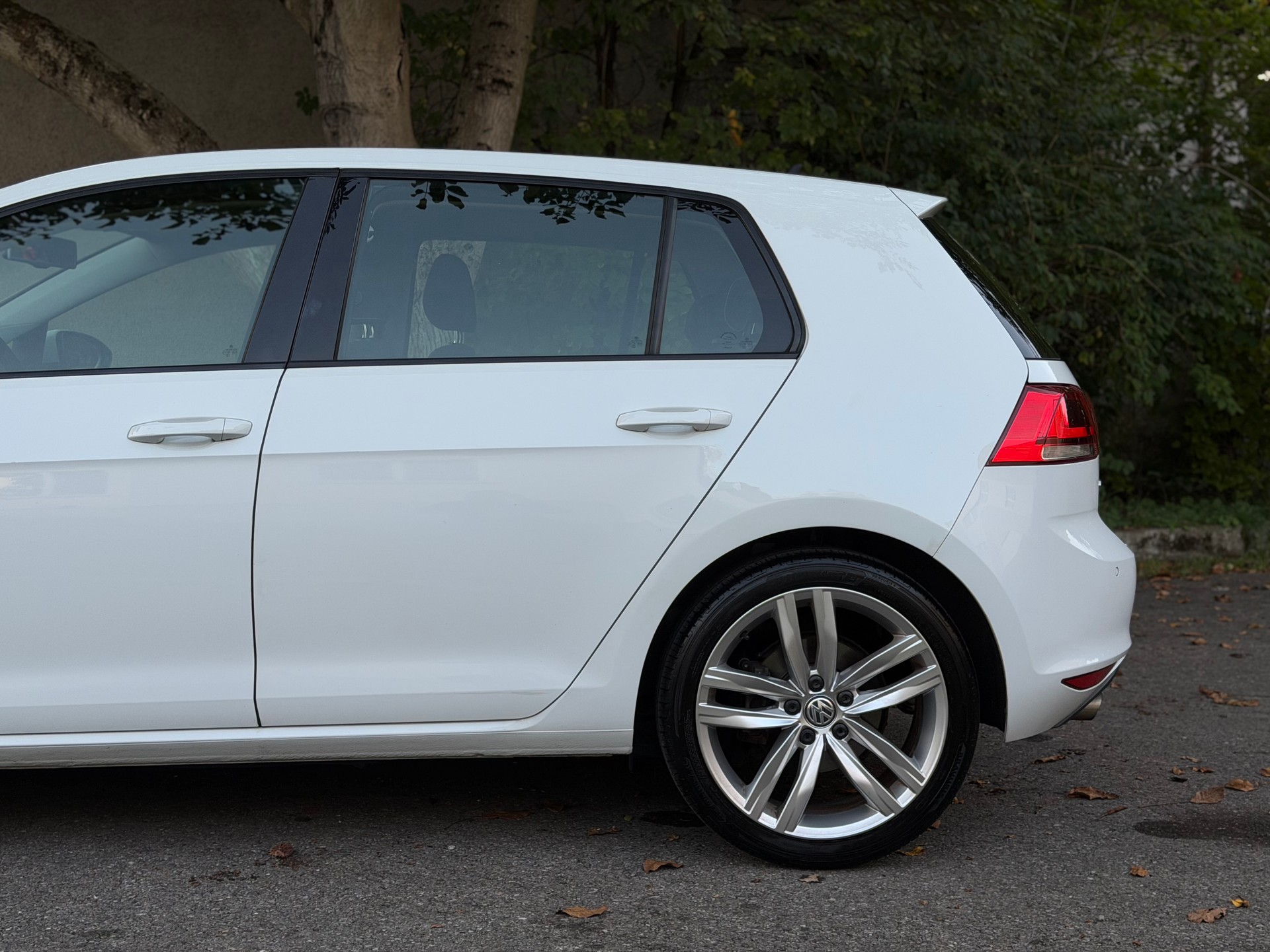 VW Golf 1.4 TSI Highline DSG-showroom-element-2