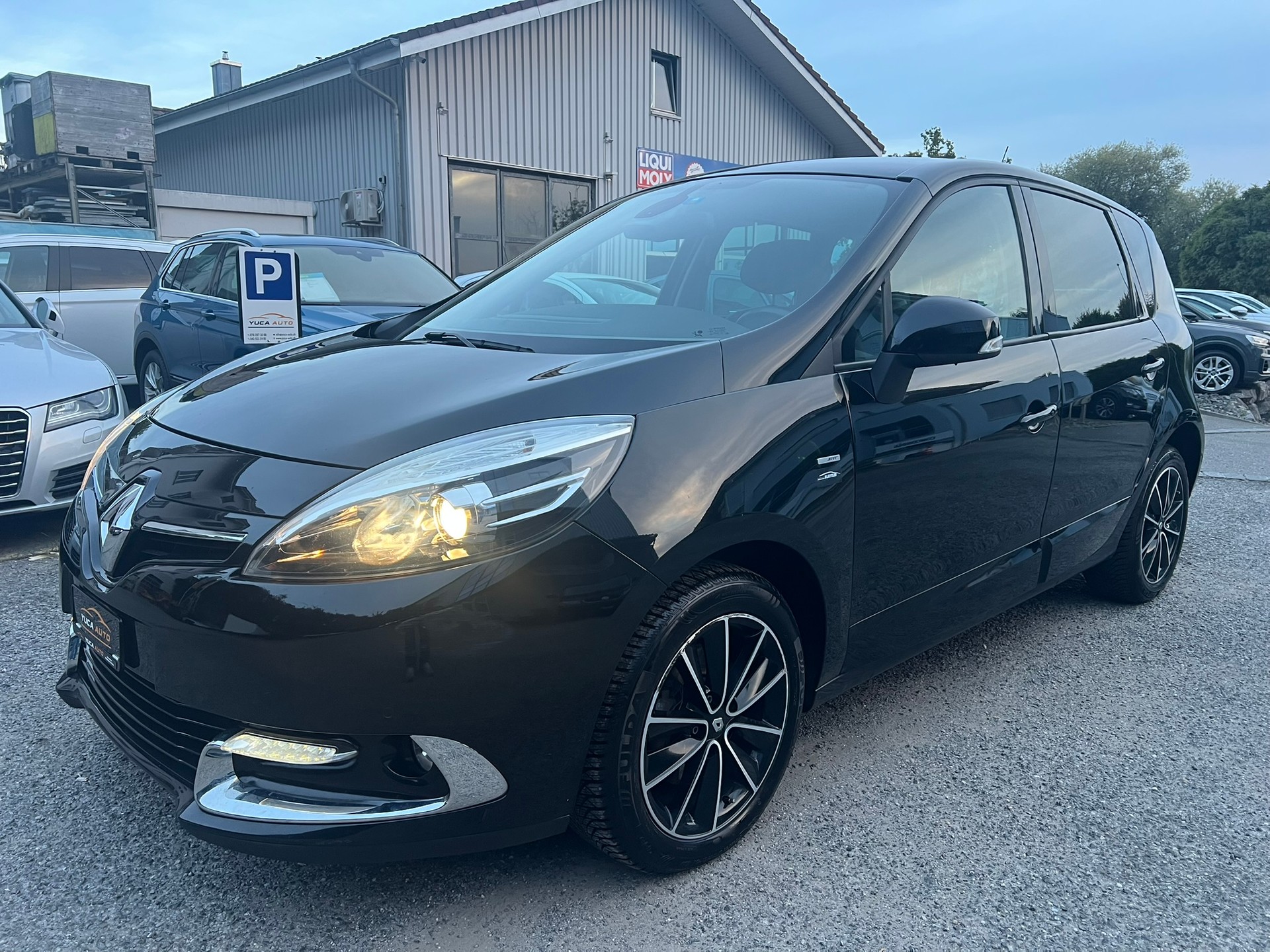 RENAULT Scénic 1.5 dCi Bose Edition EDC-showroom-element-1