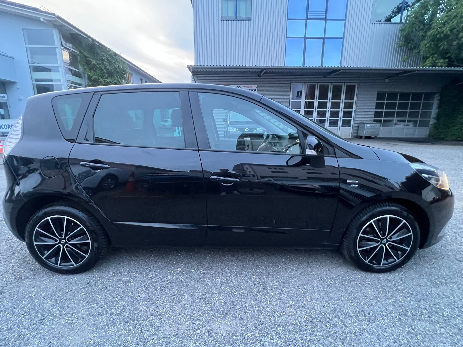 RENAULT Scénic 1.5 dCi Bose Edition EDC-image-6