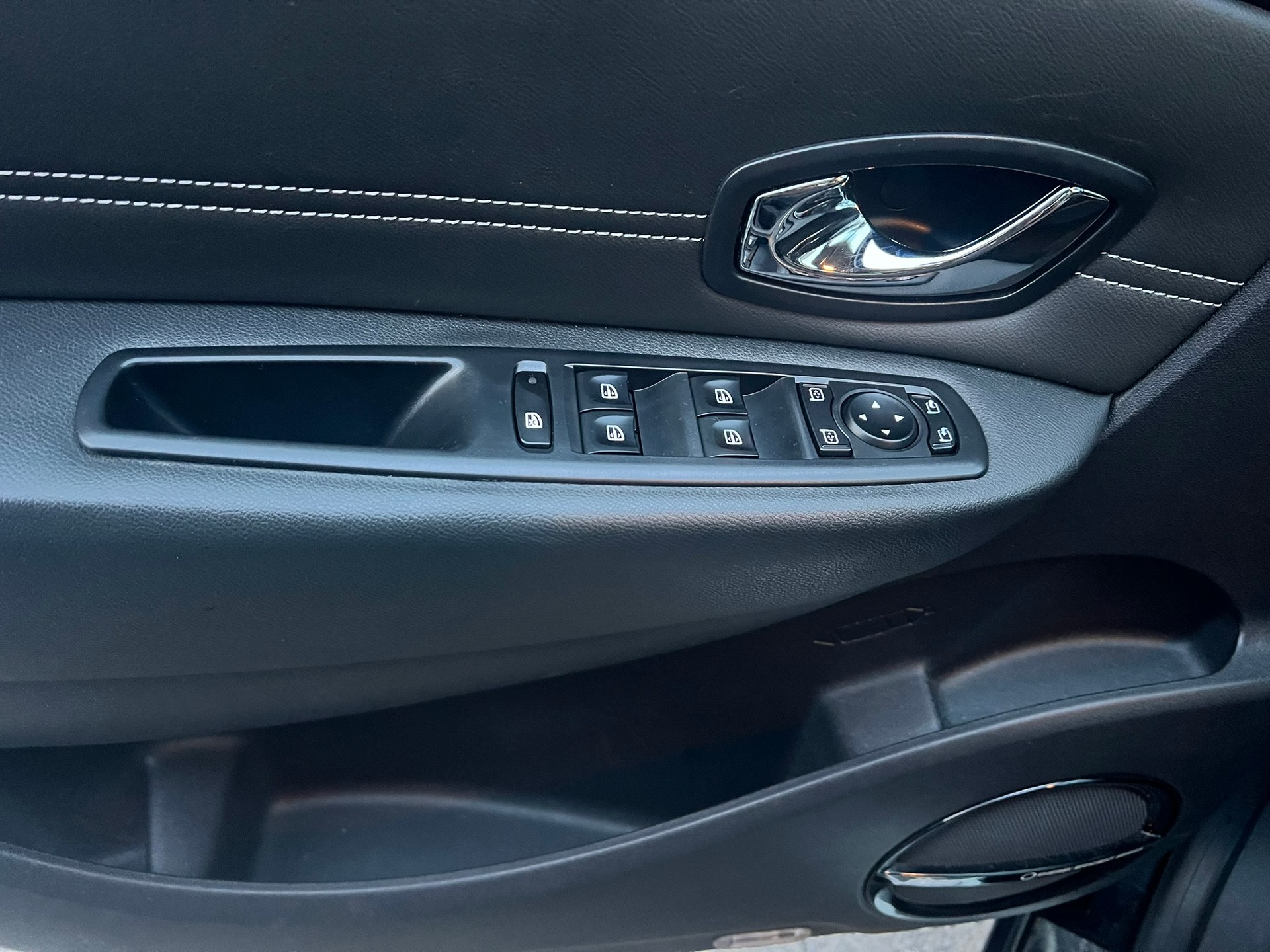 RENAULT Scénic 1.5 dCi Bose Edition EDC-image-13
