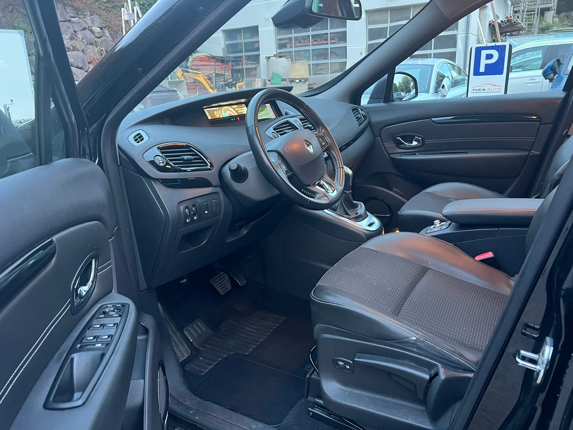 RENAULT Scénic 1.5 dCi Bose Edition EDC-image-11