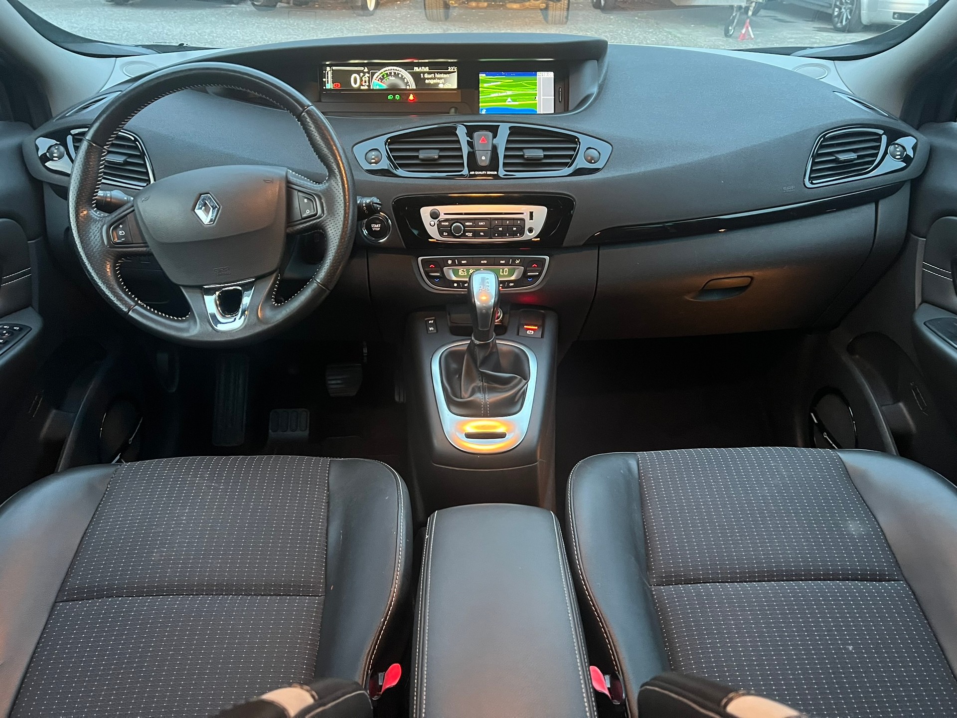 RENAULT Scénic 1.5 dCi Bose Edition EDC-image-10