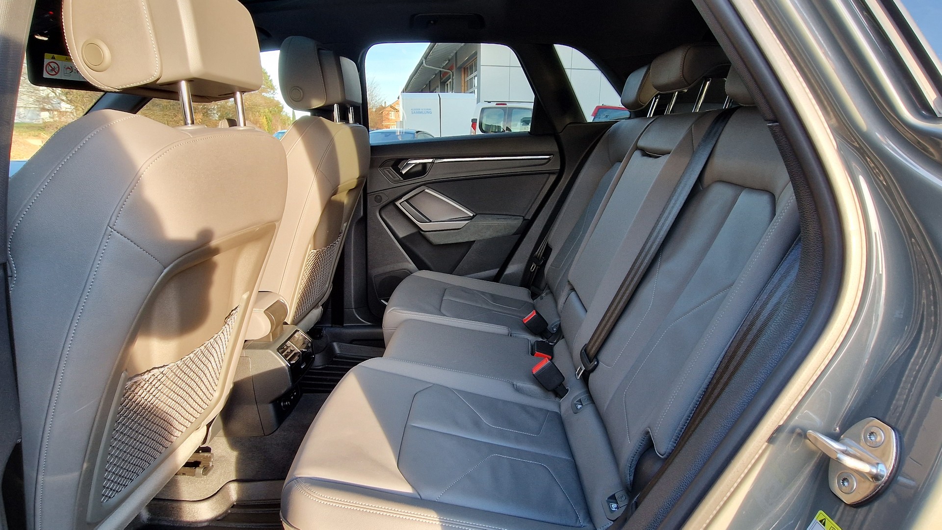 AUDI Q3 45 TFSI e S line S-tronic-image-6