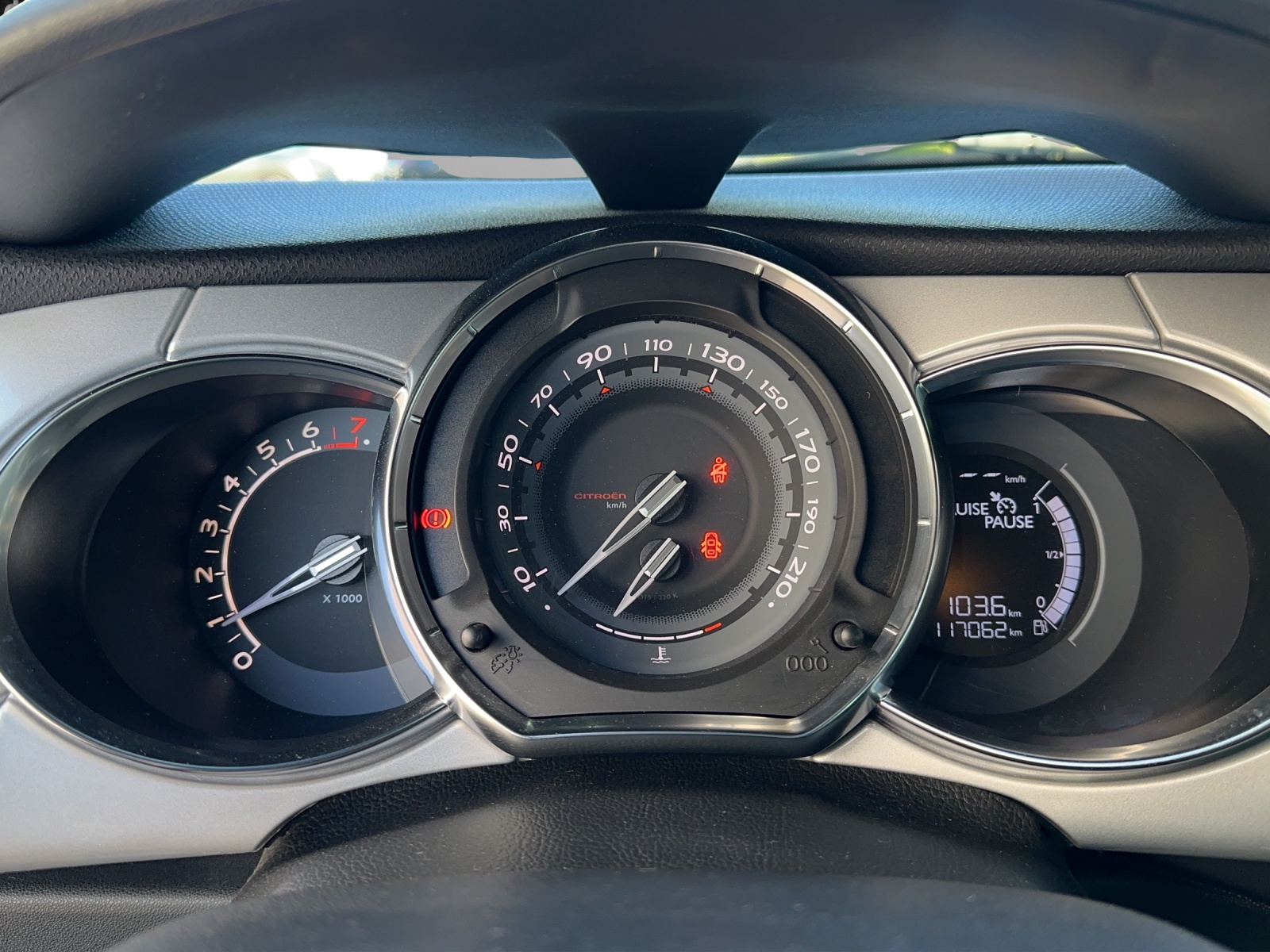 DS AUTOMOBILES DS3 1.2 VTi SO Chic-image-10