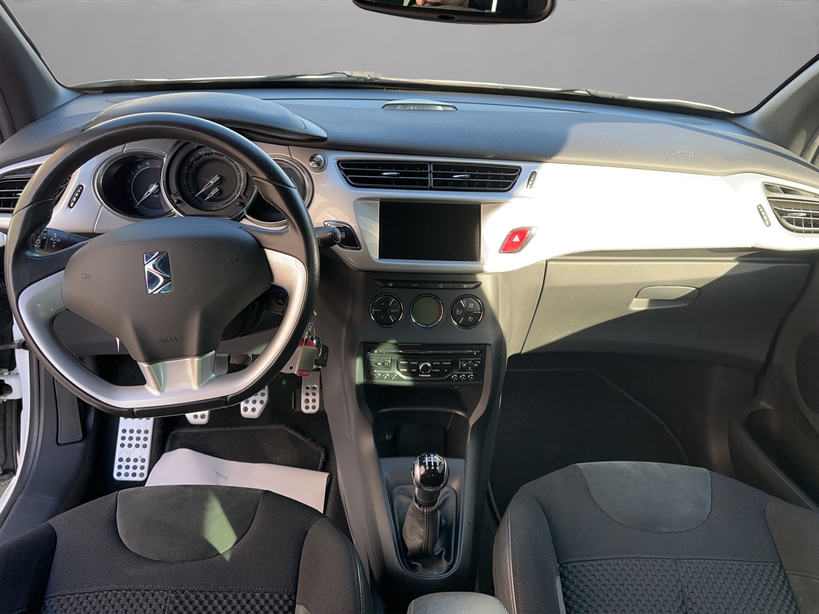 DS AUTOMOBILES DS3 1.2 VTi SO Chic-image-13