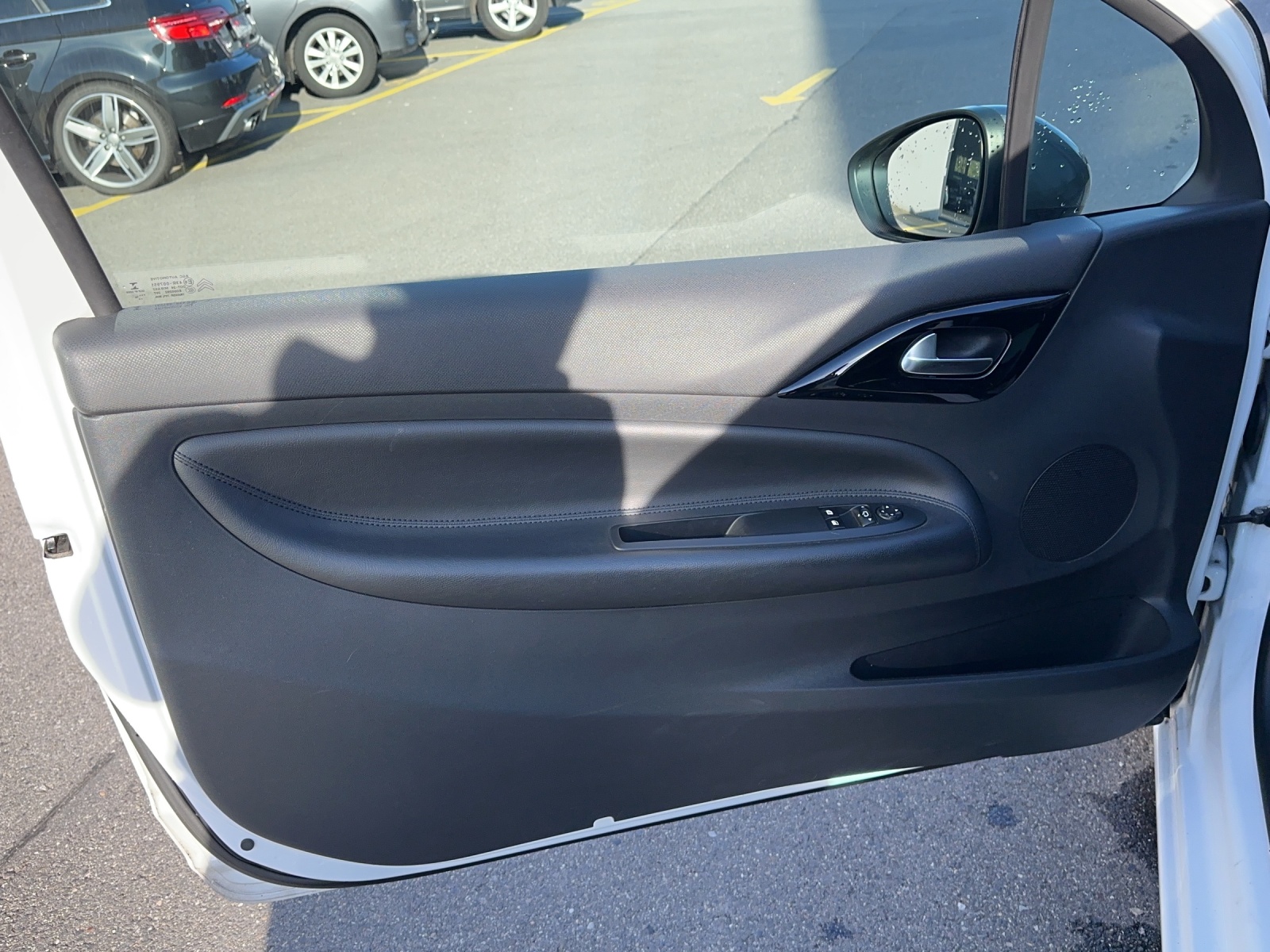 DS AUTOMOBILES DS3 1.2 VTi SO Chic-image-11