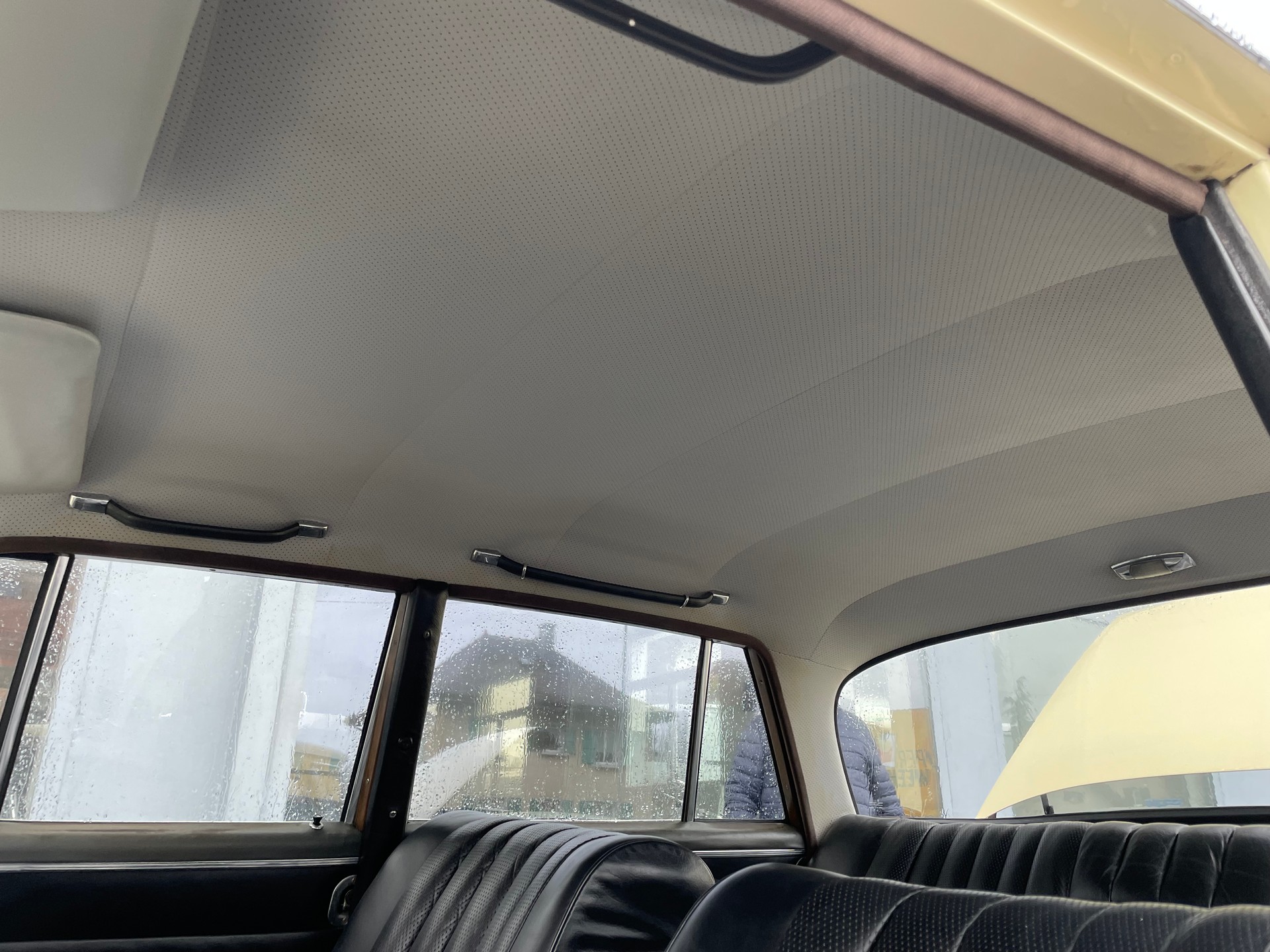 MERCEDES-BENZ 220 SE-image-12