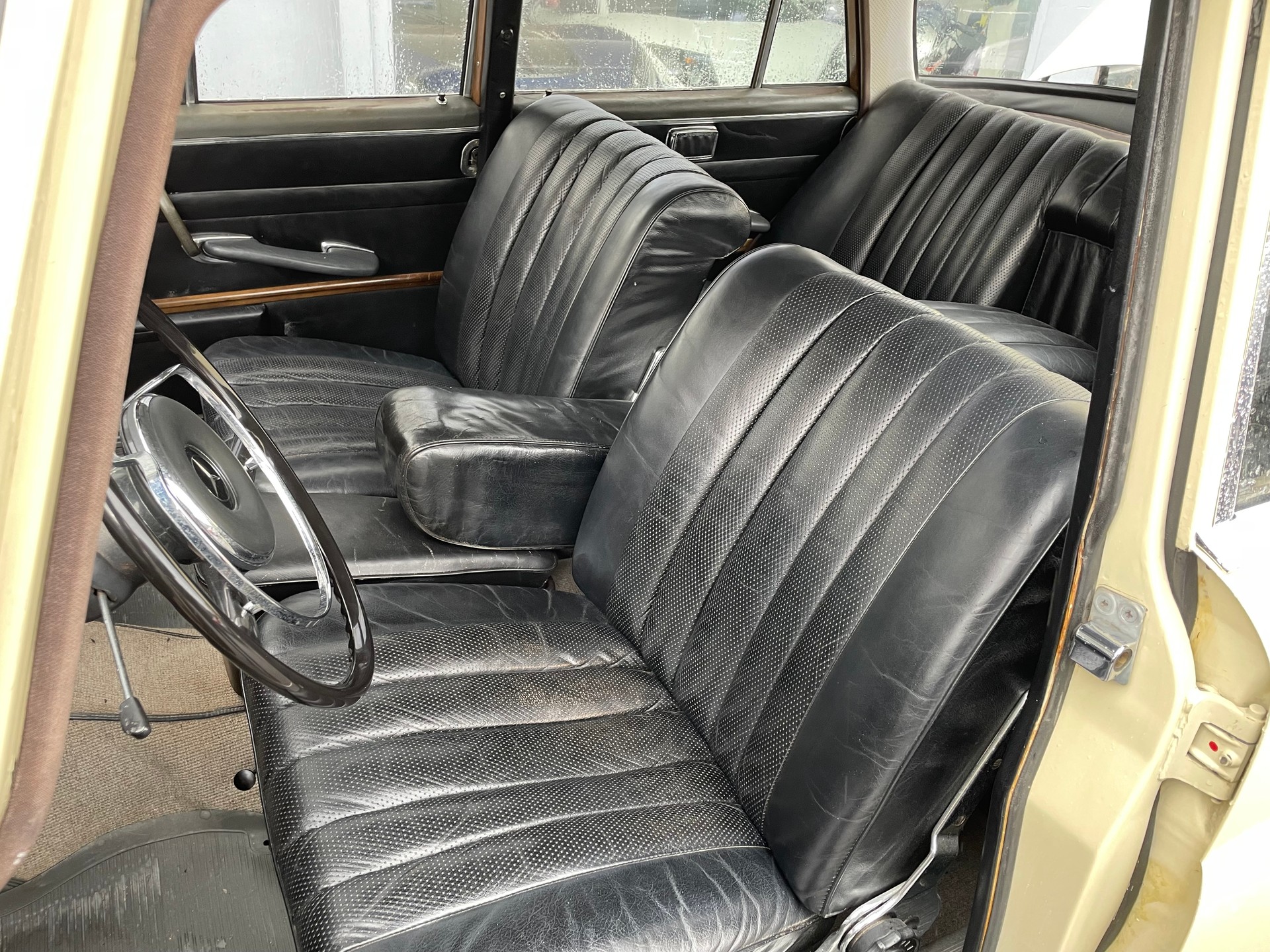 MERCEDES-BENZ 220 SE-image-10