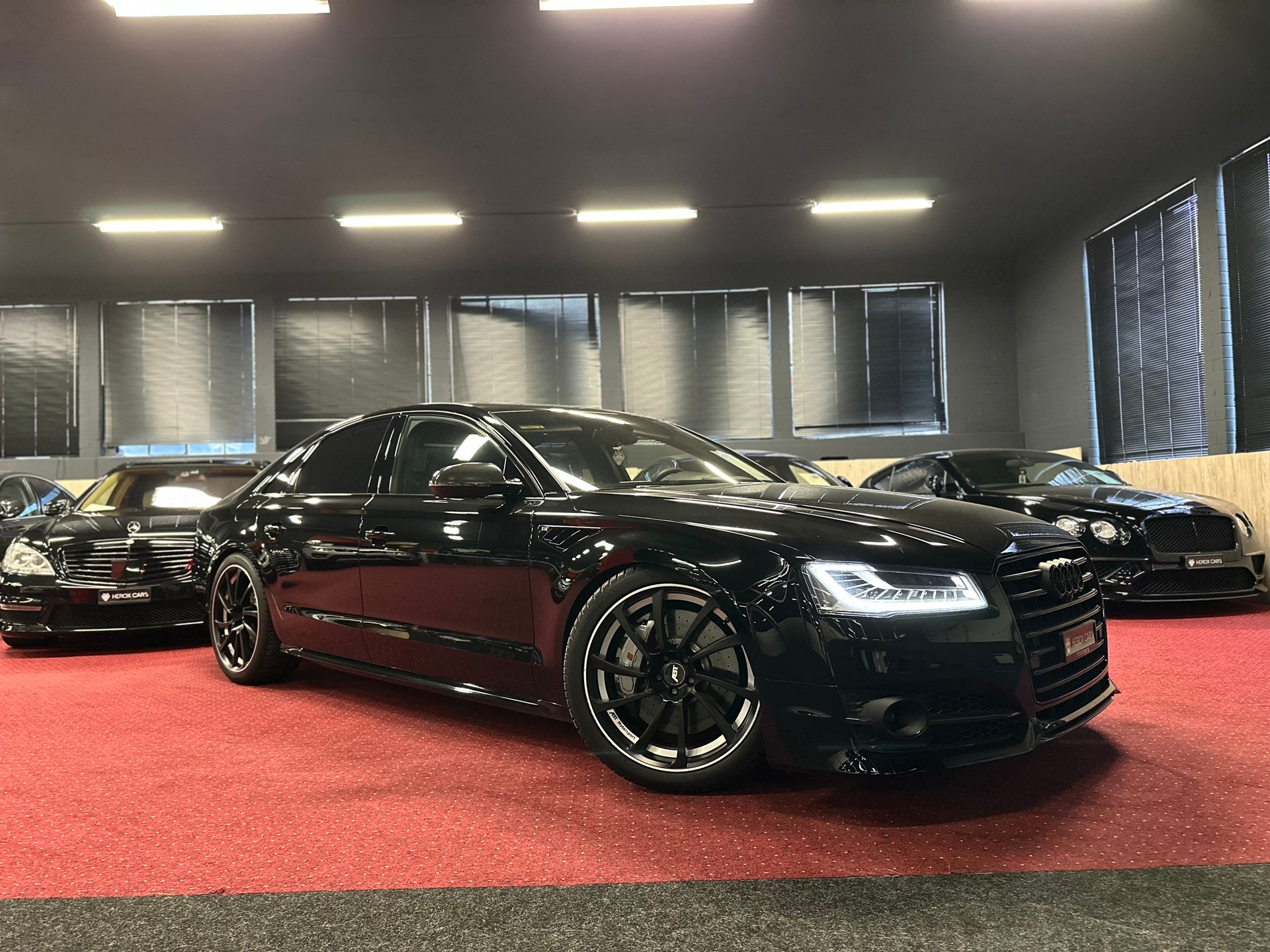 AUDI S8 4.0 TFSI V8 plus ABT / 705 PS / 12 MT Garantie-showroom-element-3