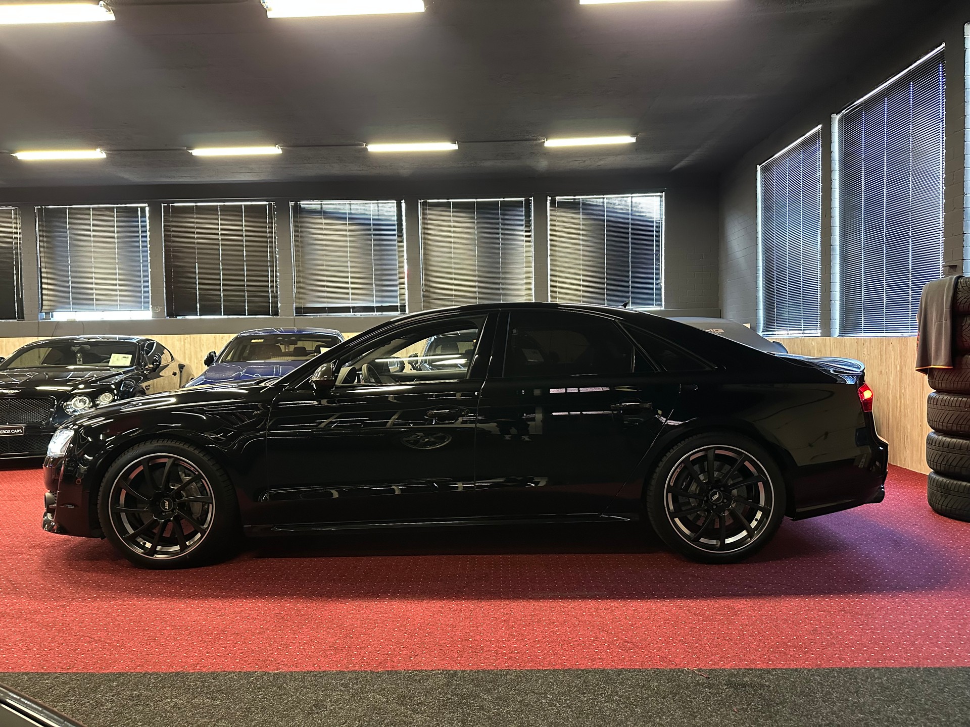 AUDI S8 4.0 TFSI V8 plus ABT / 705 PS / 12 MT Garantie-image-8