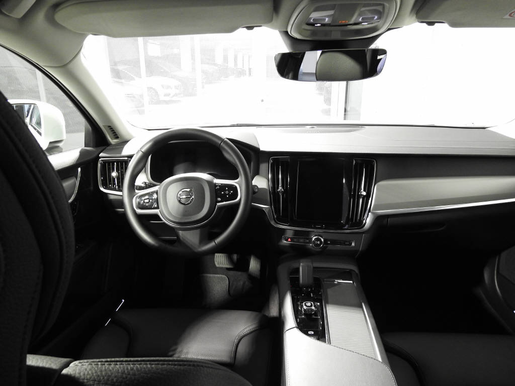 VOLVO V90 Cross Country 2.0 B5 Plus AWD-image-6