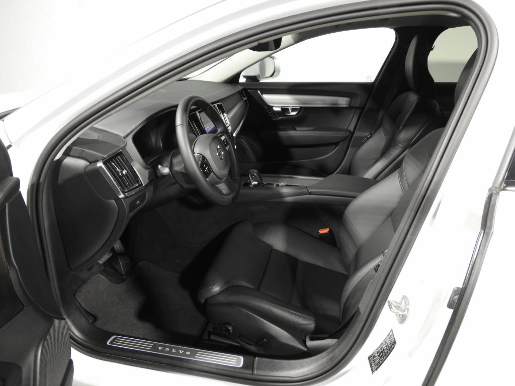 VOLVO V90 Cross Country 2.0 B5 Plus AWD-image-7