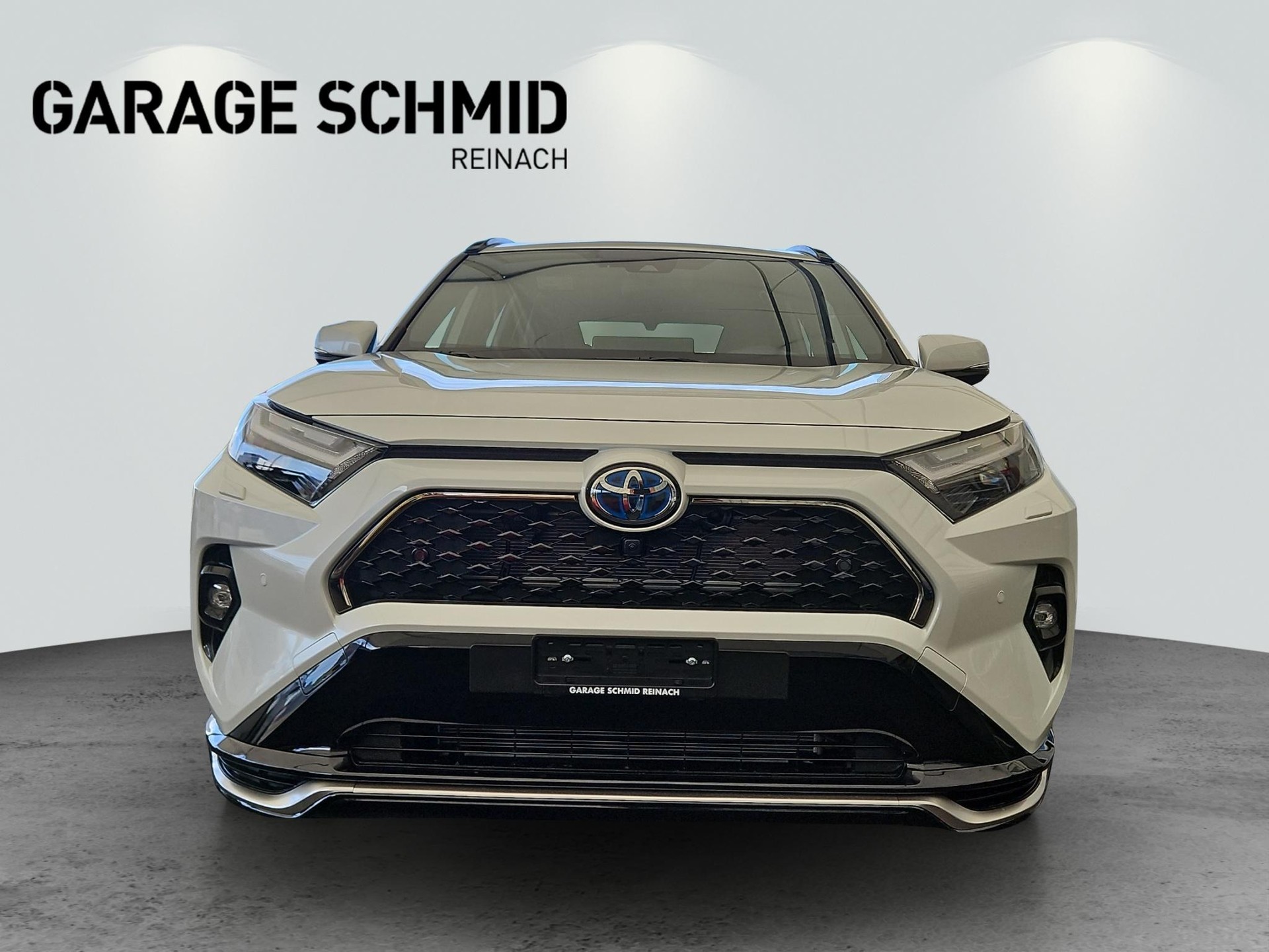 TOYOTA RAV4 2.5 Plug-In-Hybrid Premium-showroom-element-1