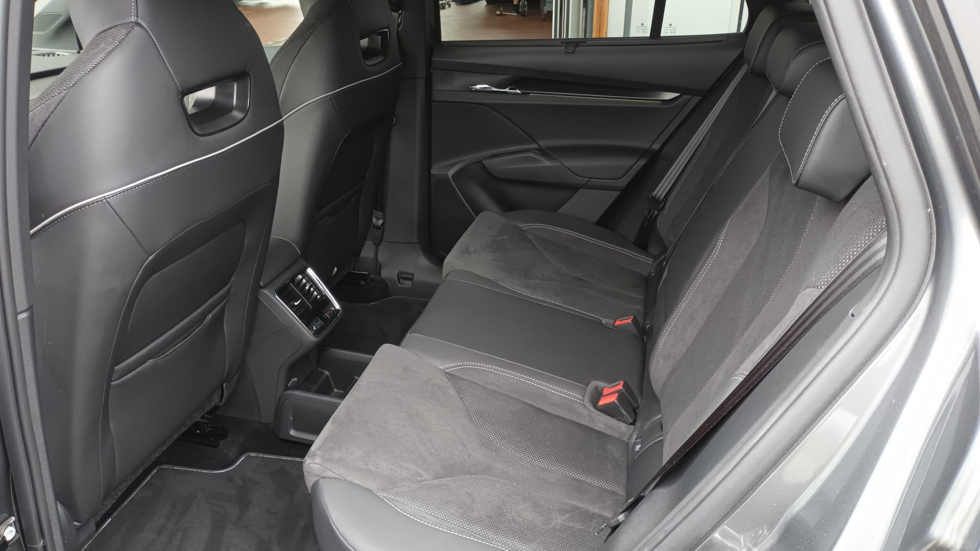 SKODA Enyaq iV 80 SportLine-image-16