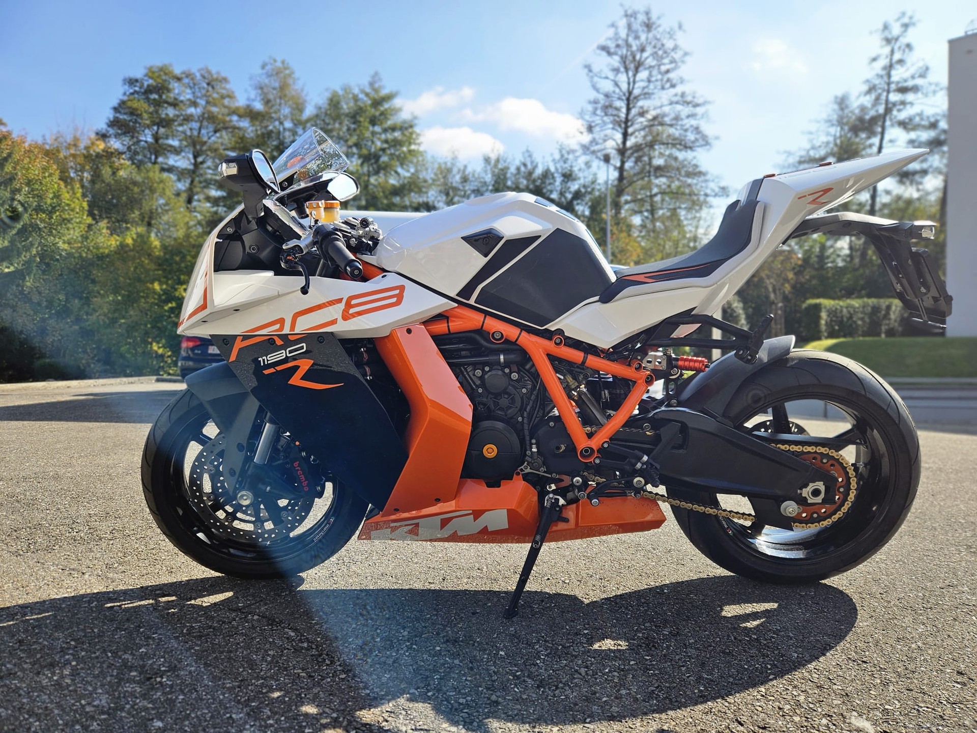 KTM R