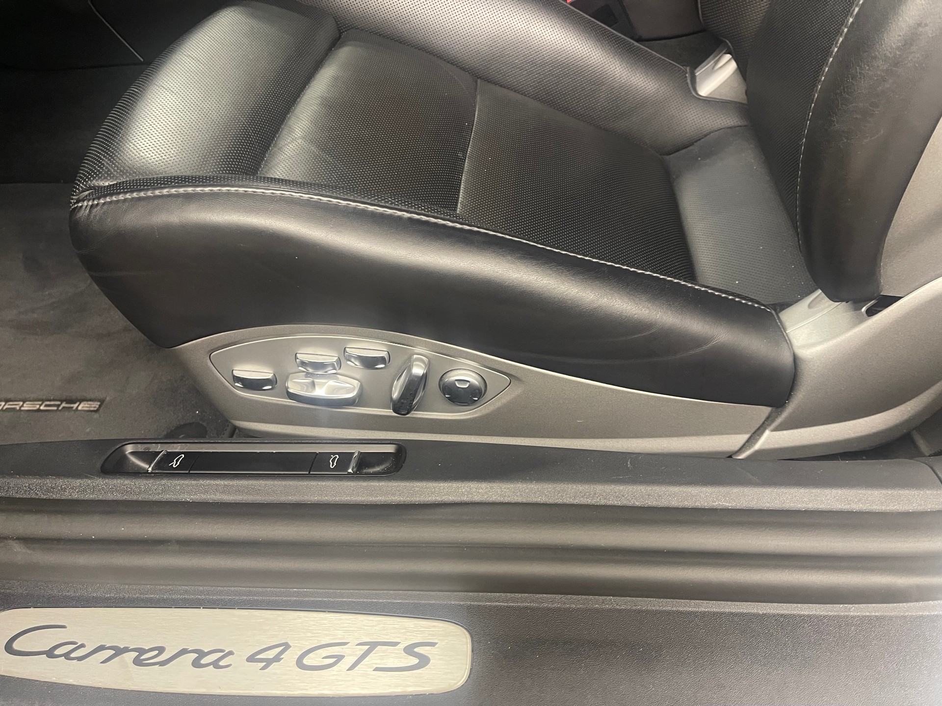 PORSCHE 911 Carrera 4 GTS PDK-image-8