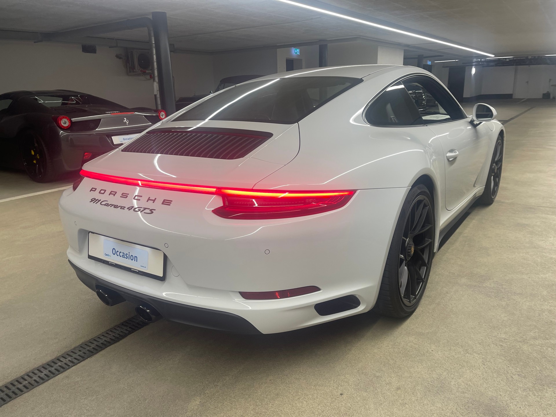 PORSCHE 911 Carrera 4 GTS PDK-image-4