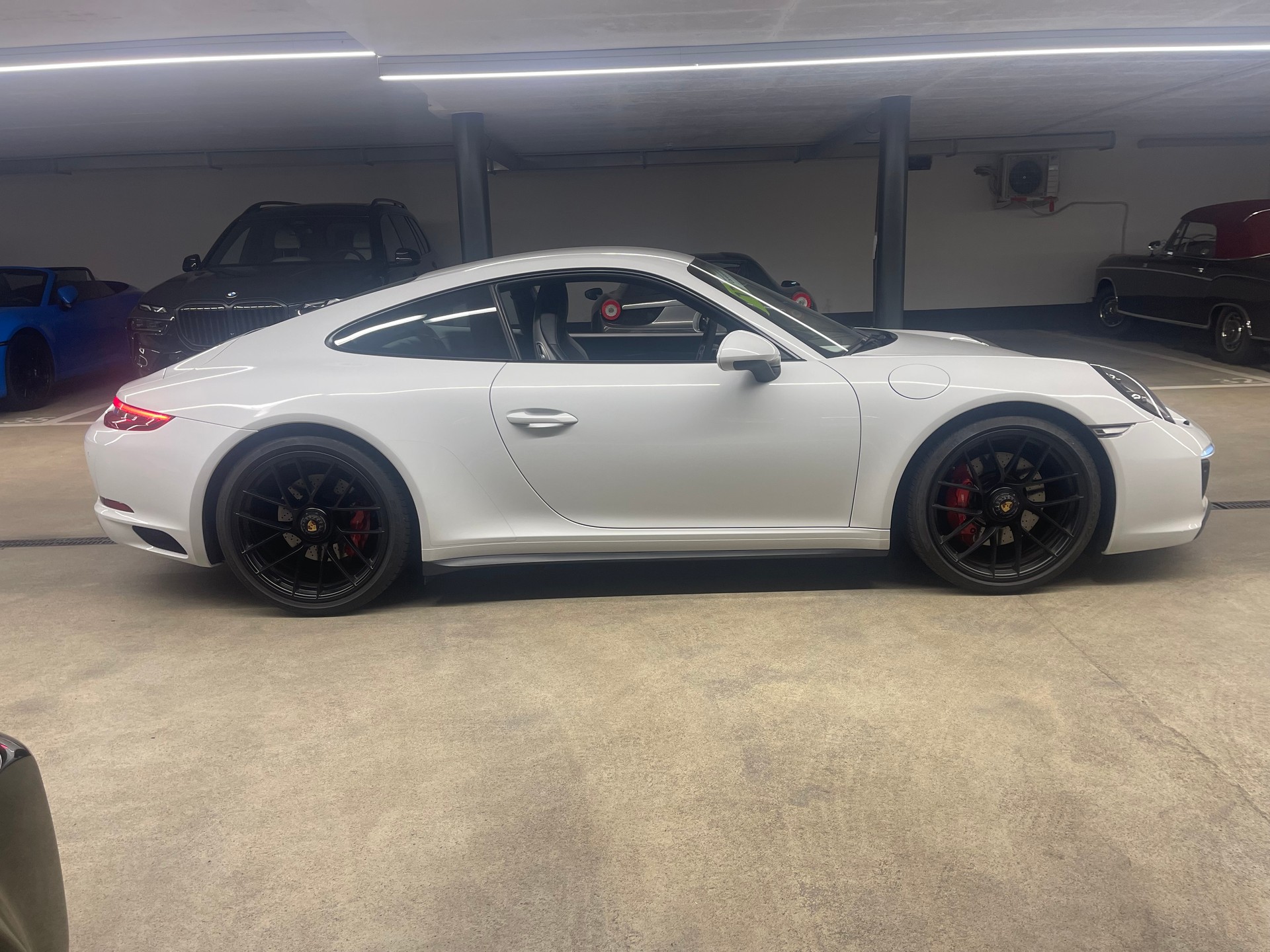 PORSCHE 911 Carrera 4 GTS PDK-image-9