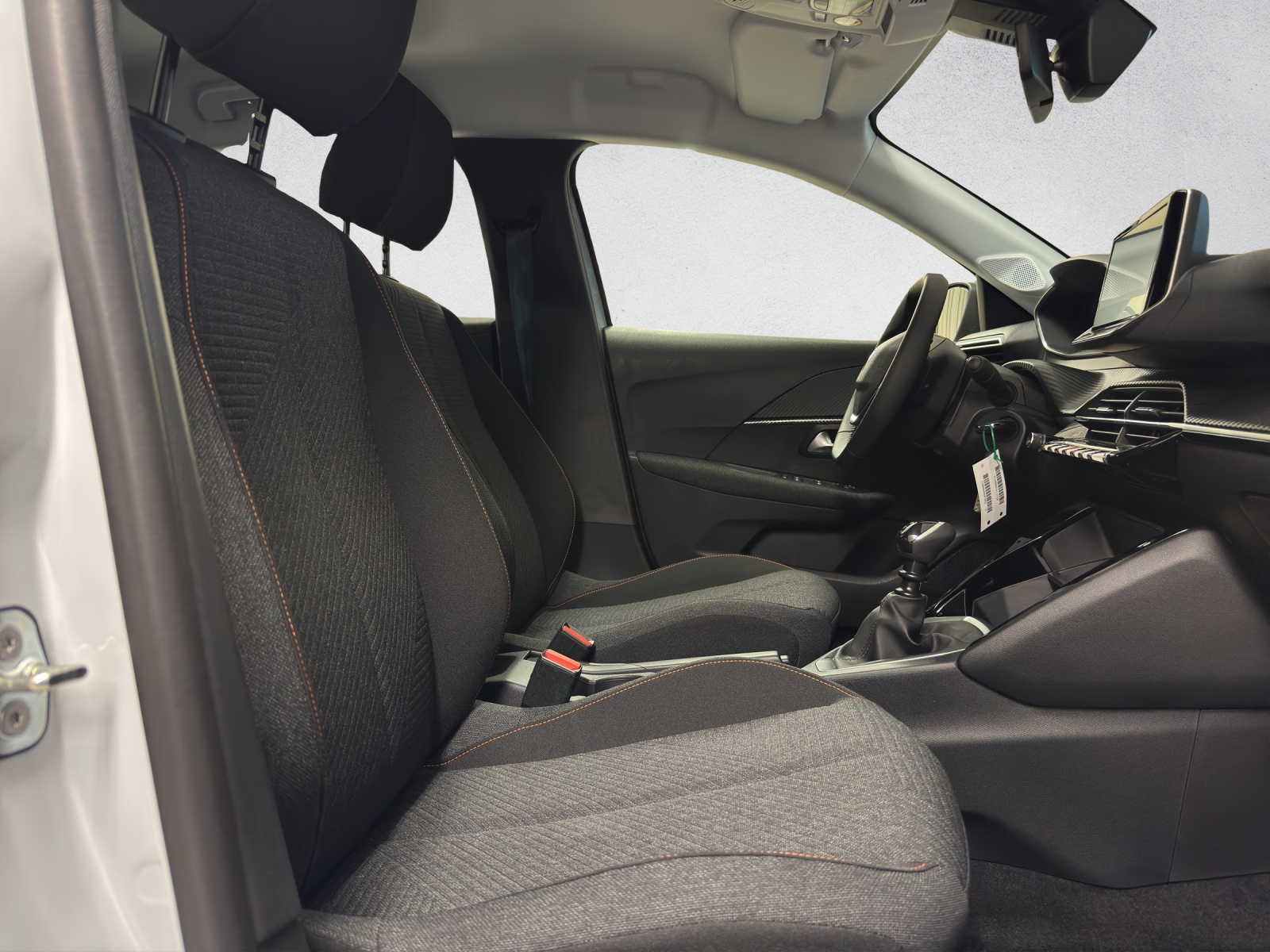 PEUGEOT 208 1.2 PureTech Style-image-12
