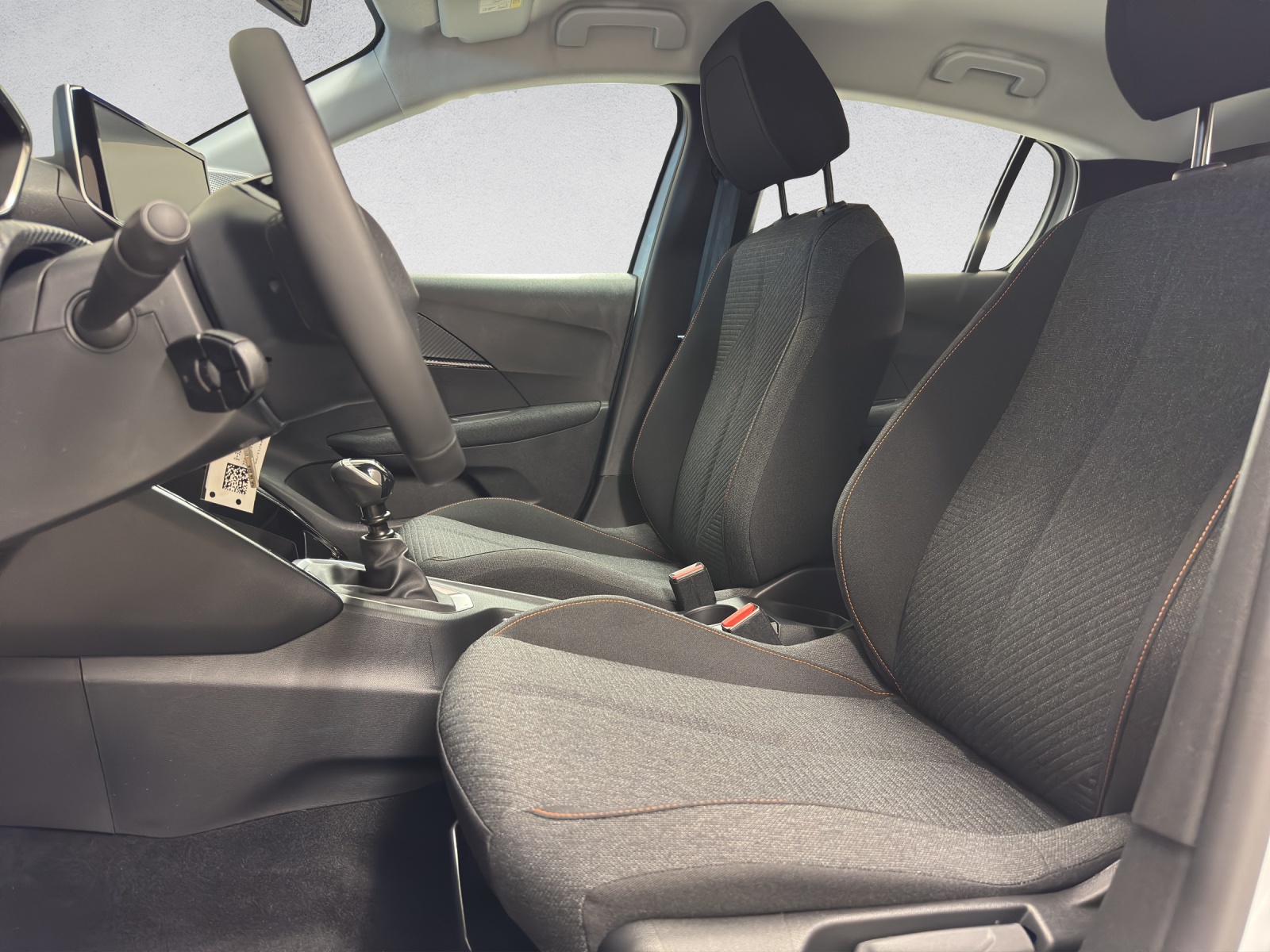PEUGEOT 208 1.2 PureTech Style-image-11