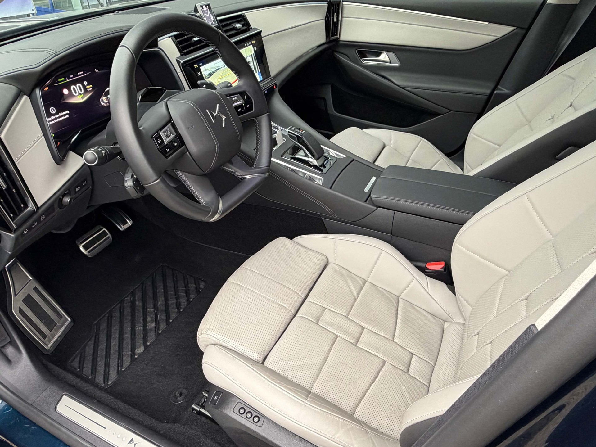 DS AUTOMOBILES DS9 1.6 E-Tense Opera 4x4 360PS-image-14