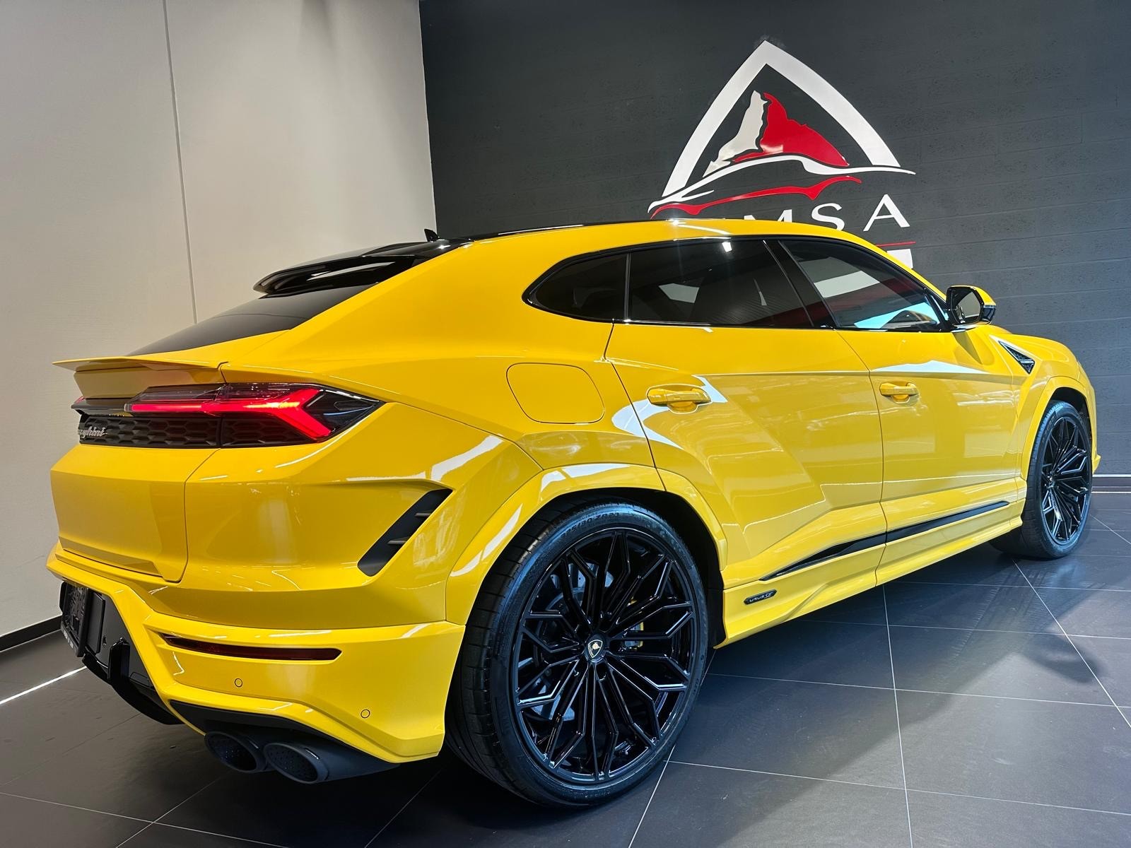 LAMBORGHINI Urus SE-image-8