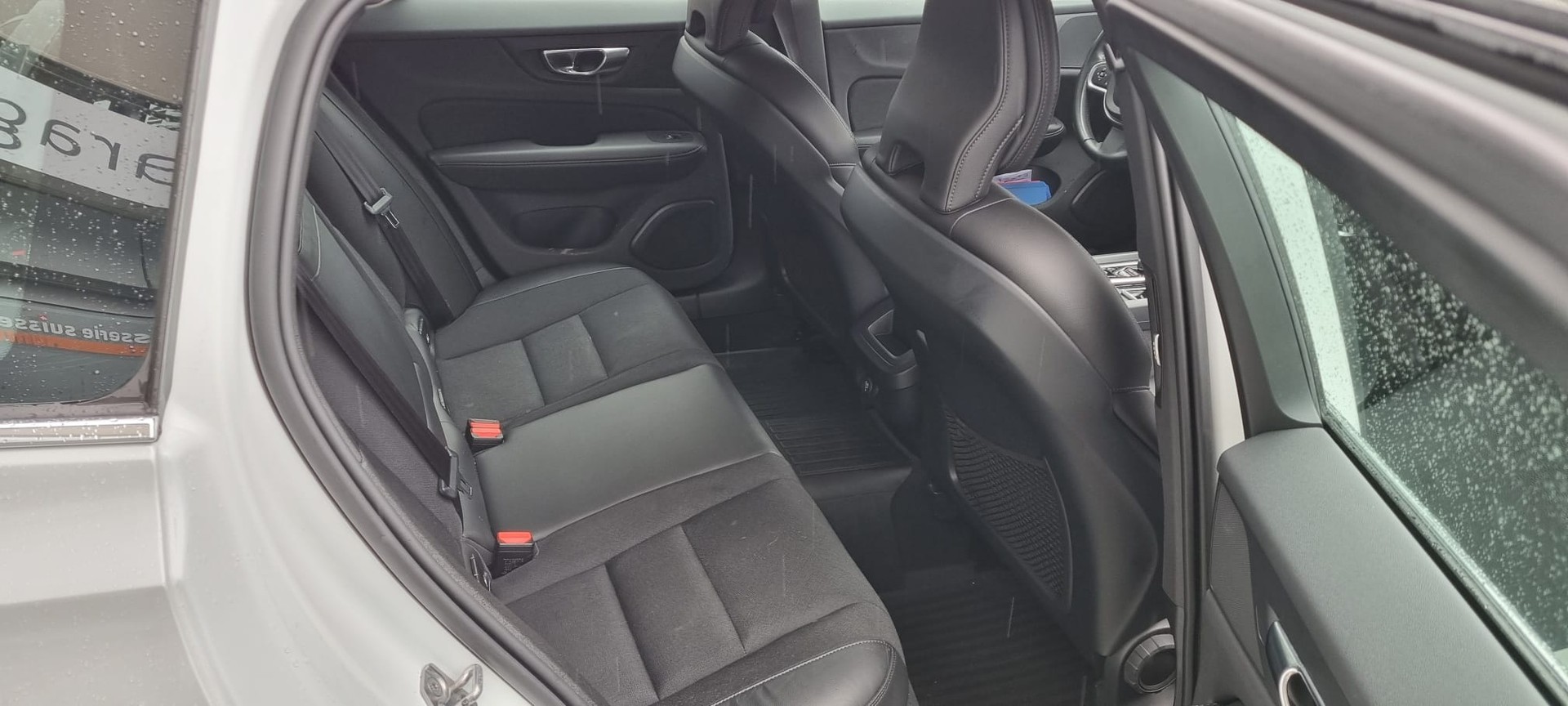 VOLVO V60 D3 Momentum Geartronic-image-8
