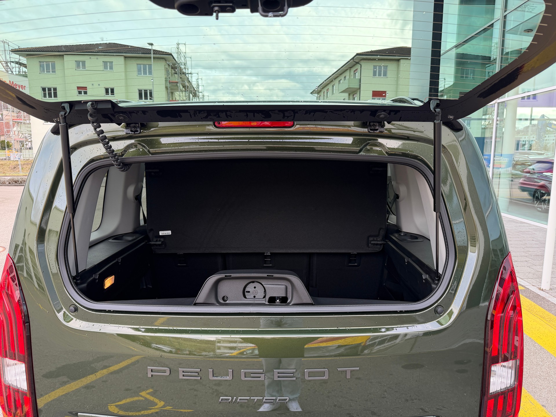 PEUGEOT Rifter 1.5 BlueHDi GT EAT8-image-12
