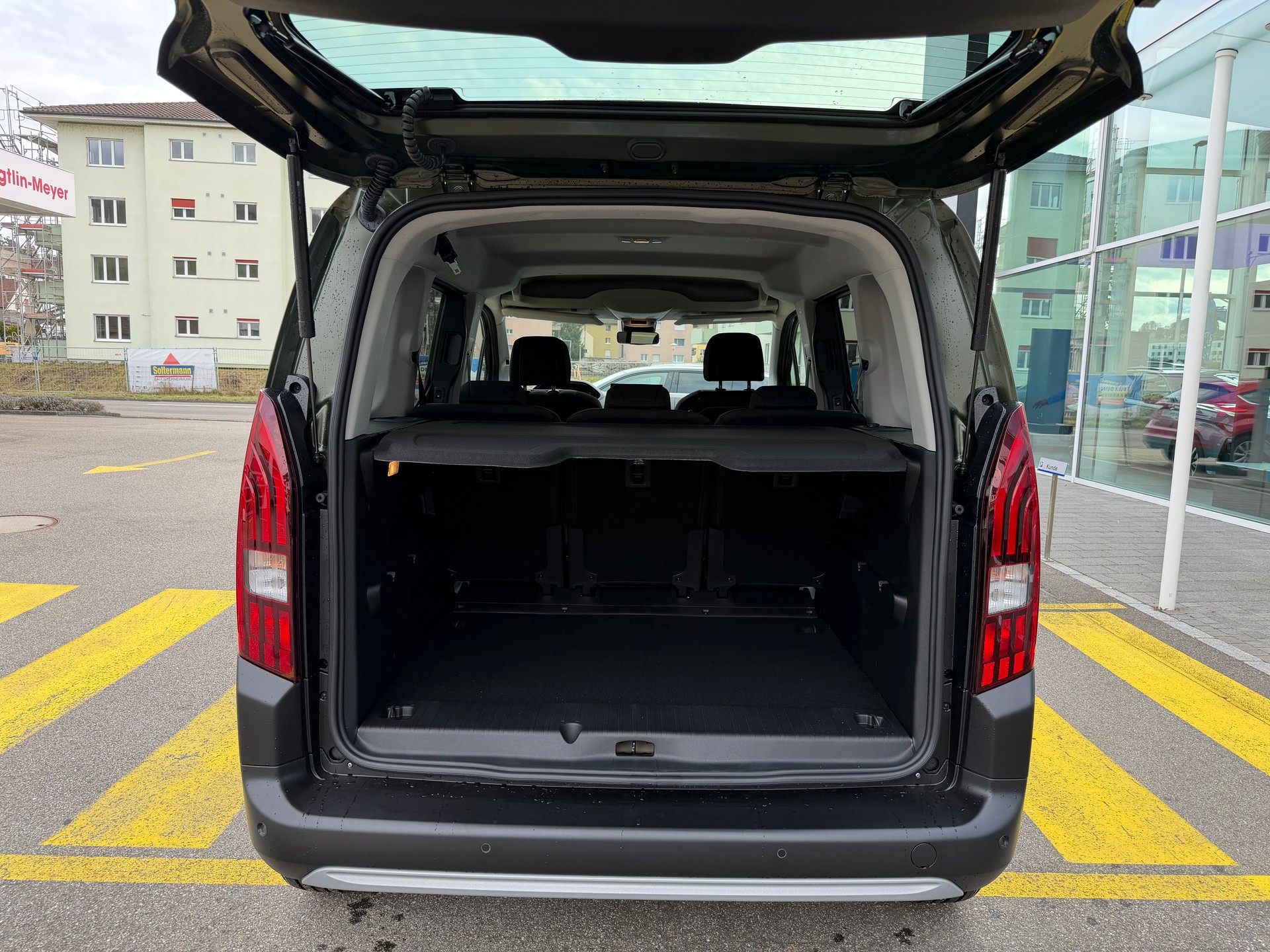 PEUGEOT Rifter 1.5 BlueHDi GT EAT8-image-11