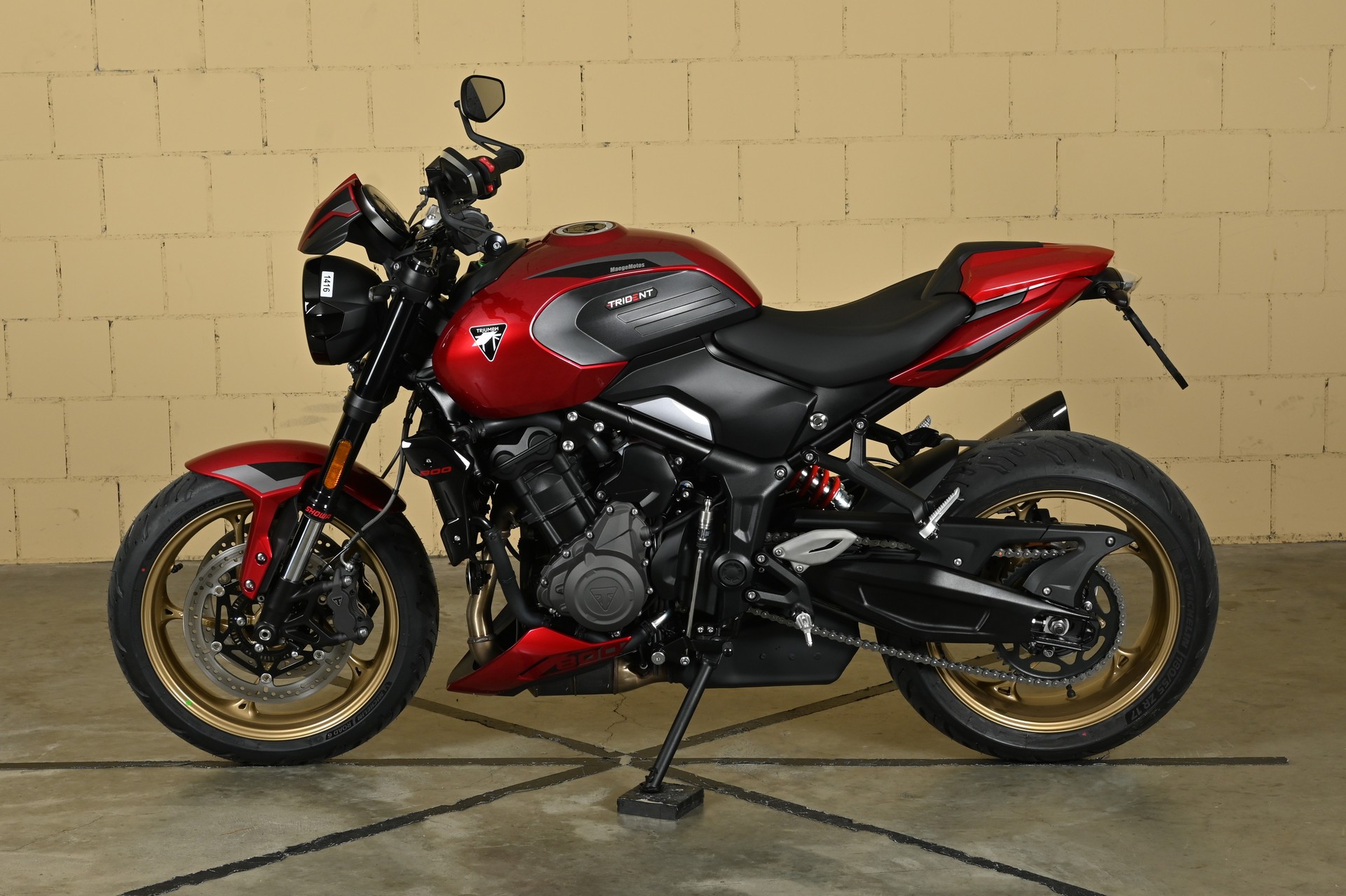 TRIUMPH Trident 800-showroom-element-3
