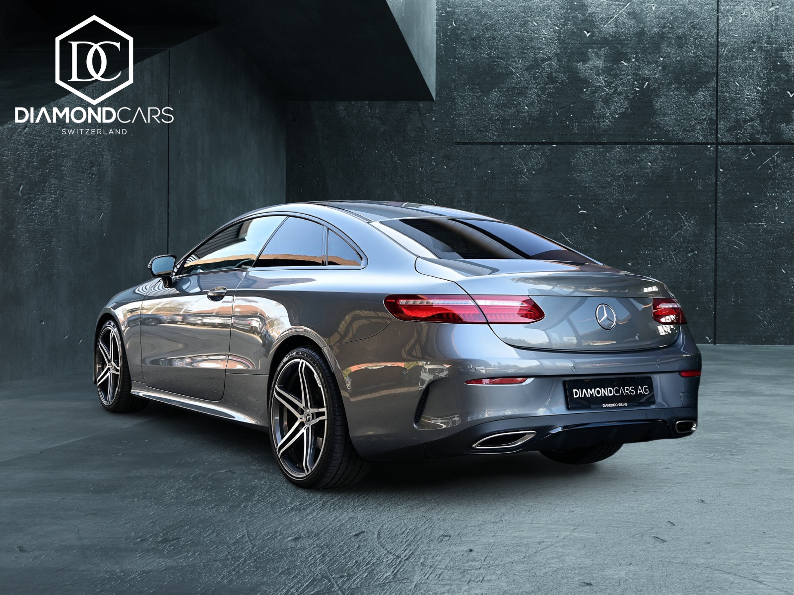 MERCEDES-BENZ E 300 AMG Line Coupé-image-5