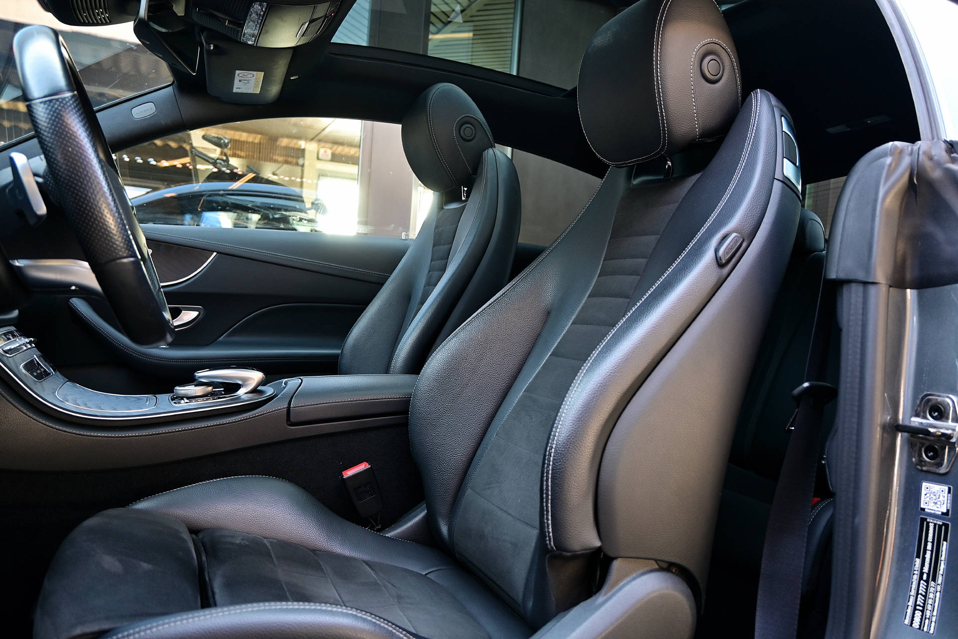 MERCEDES-BENZ E 300 AMG Line Coupé-image-8