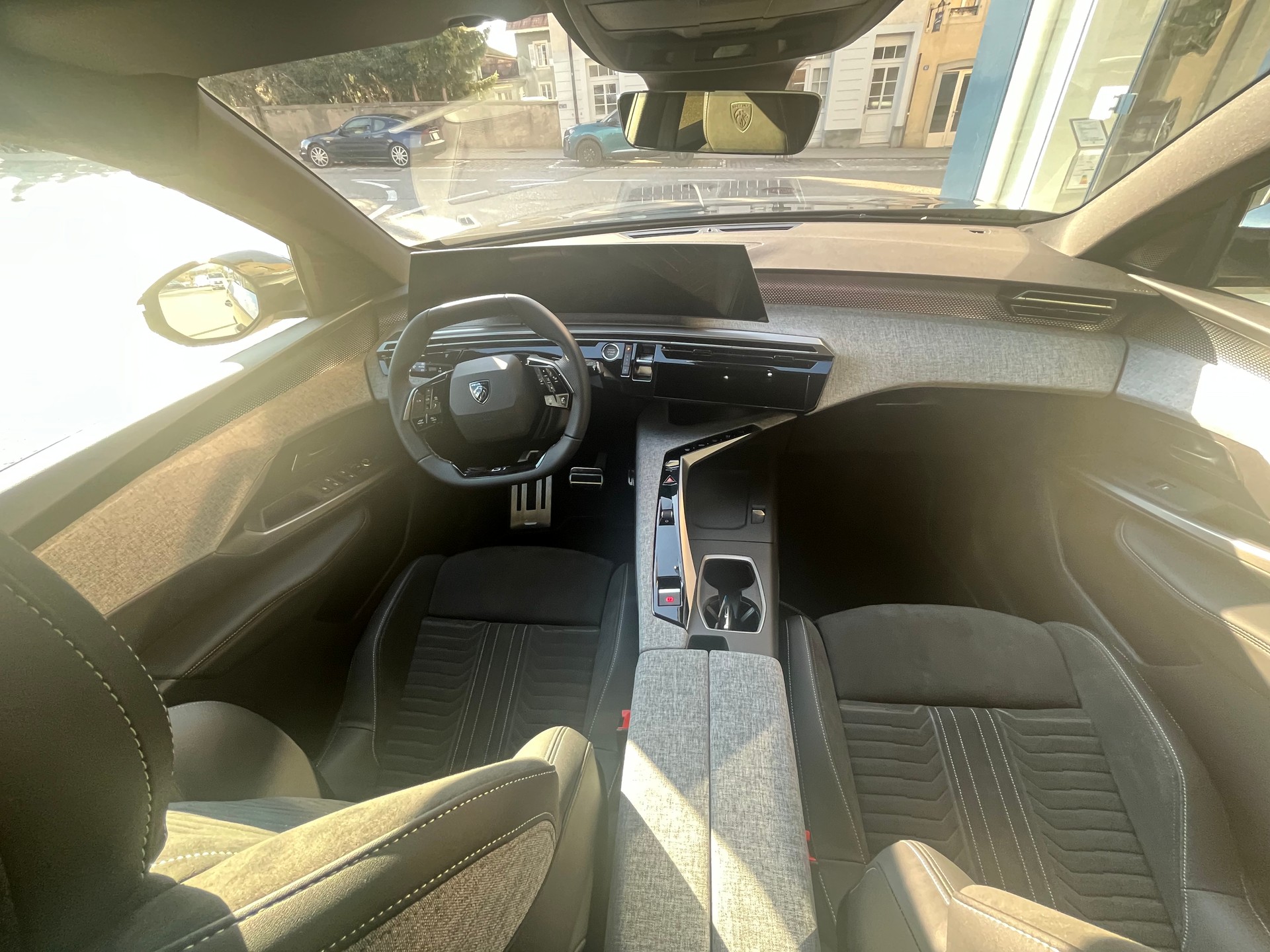 PEUGEOT 3008 1.6 PHEV 225 GT-image-9