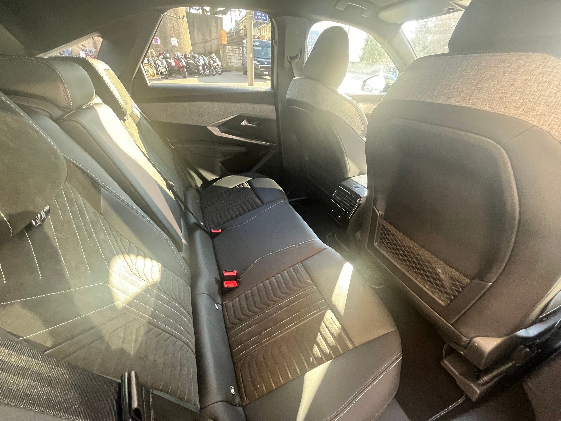 PEUGEOT 3008 1.6 PHEV 225 GT-image-8