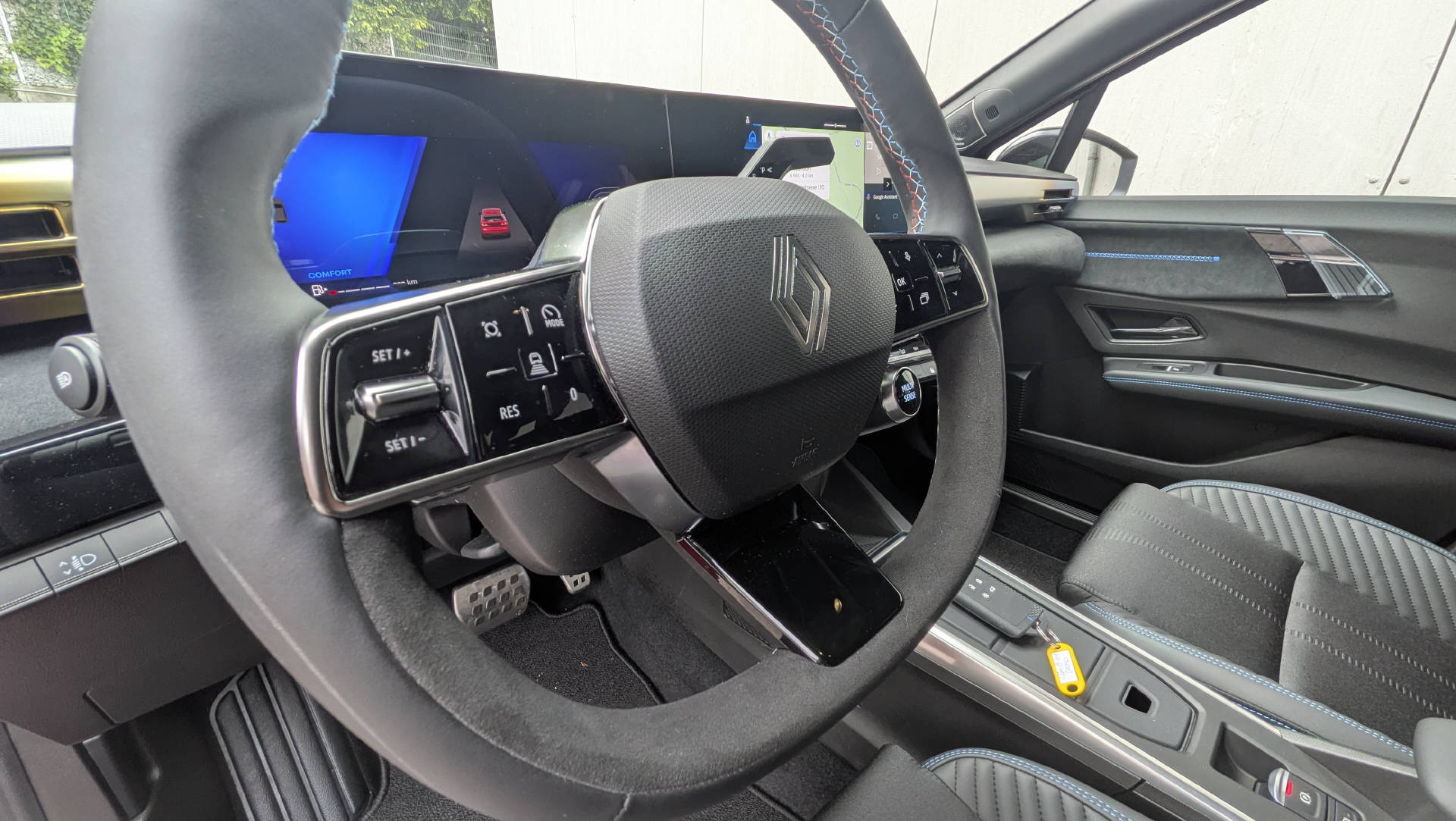 RENAULT Clio 1.8 E-Tech esprit Alpine-image-11