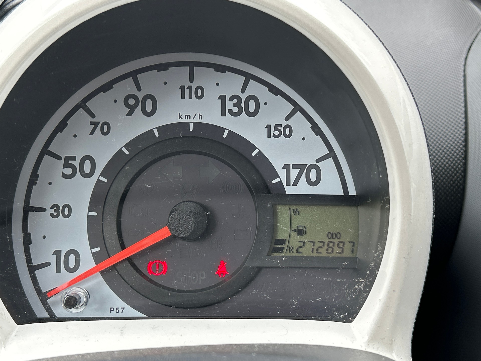 PEUGEOT 107 1.0 Swiss Edition-image-13