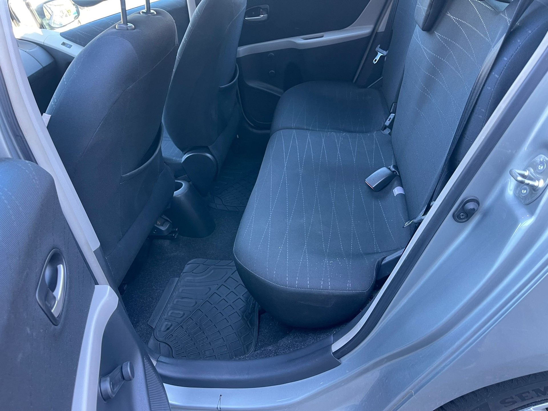 TOYOTA Yaris 1.3 Linea Luna-image-8