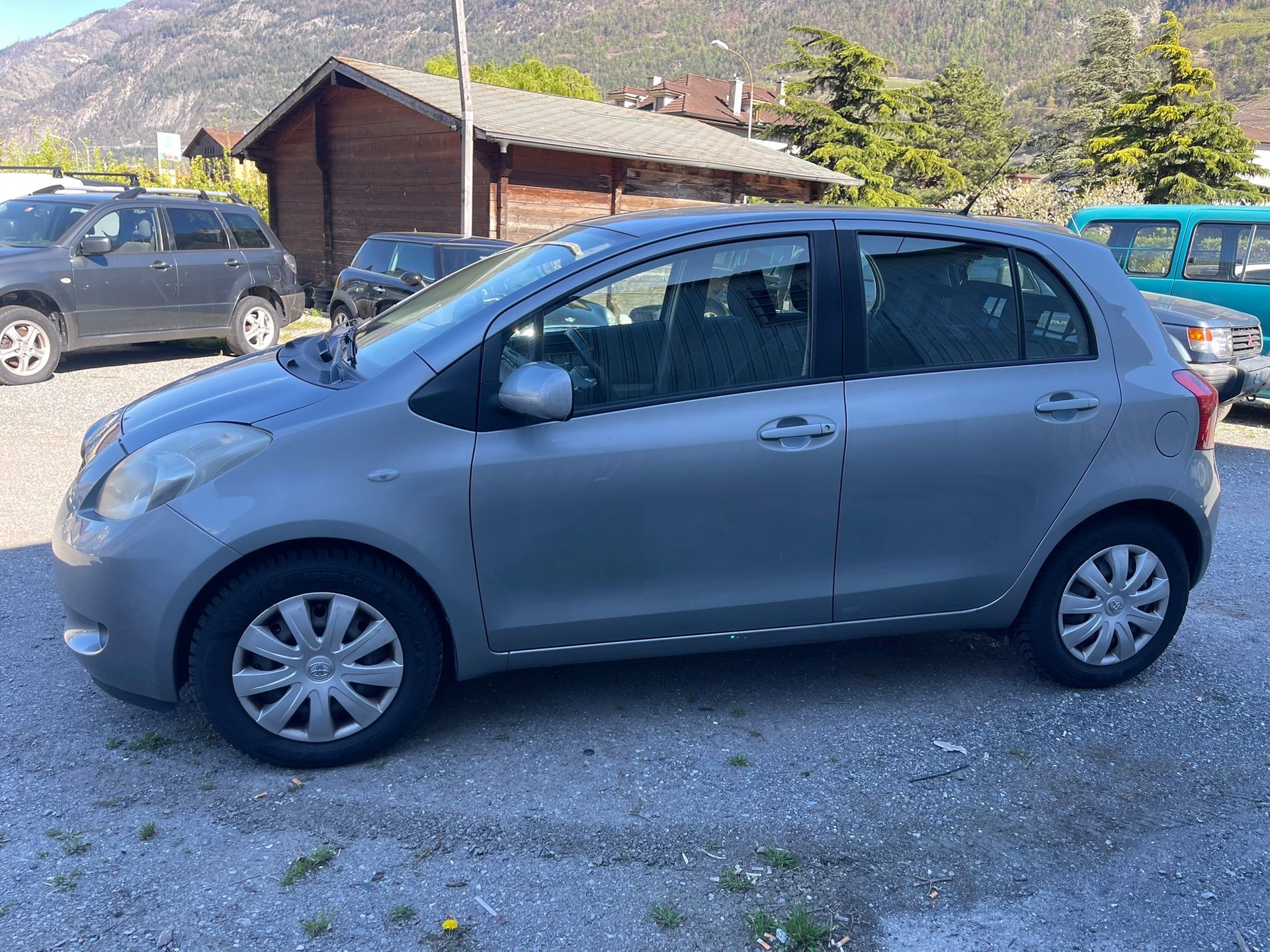 TOYOTA Yaris 1.3 Linea Luna-image-4