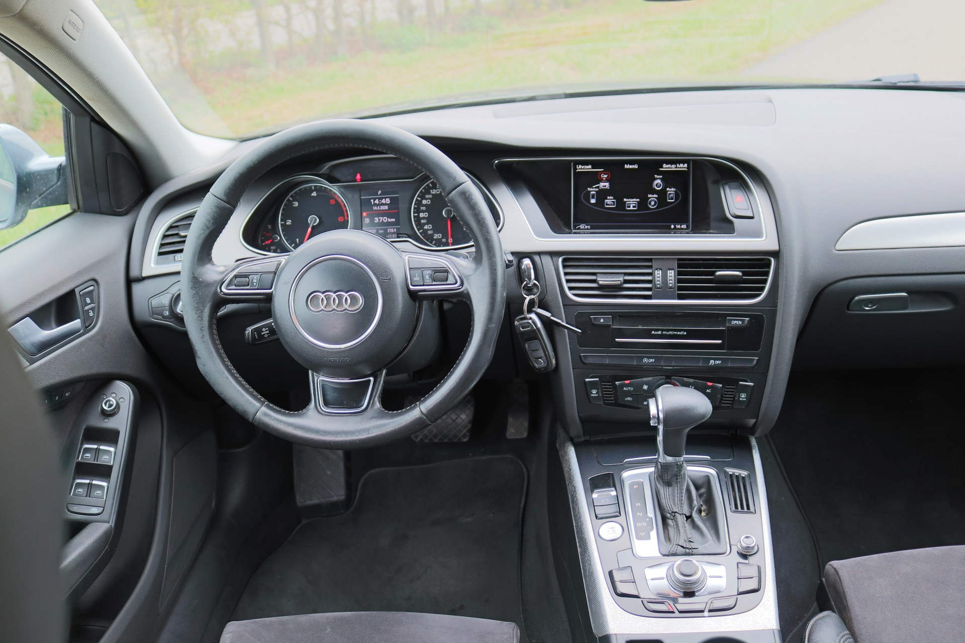 AUDI A4 Avant 3.0 TDI quattro S-tronic-image-5