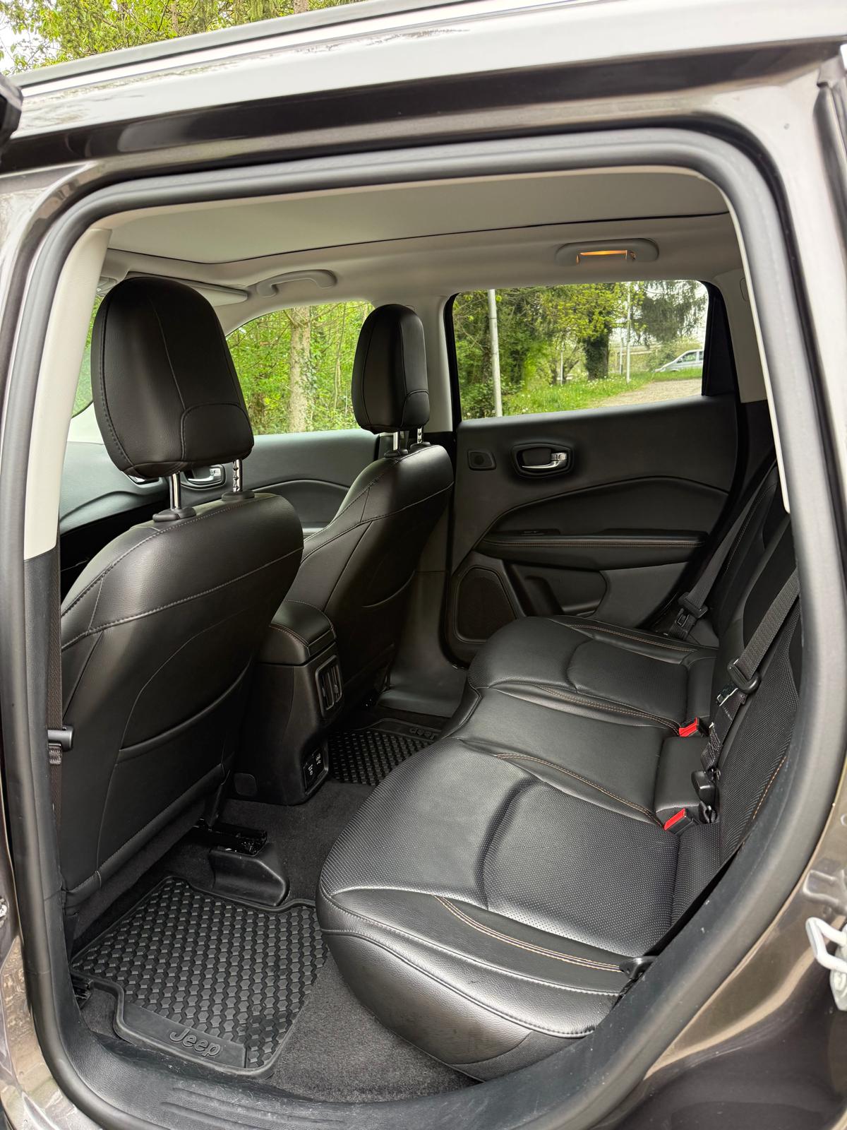 JEEP Compass 1.4 Turbo Limited AWD 9ATX-image-8