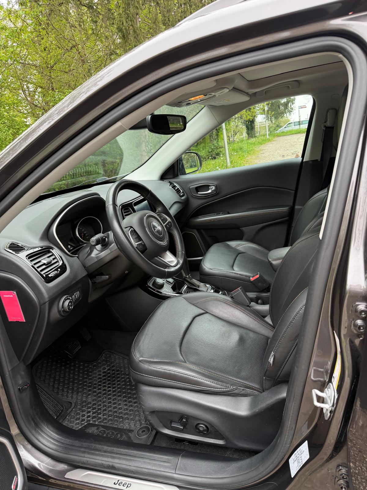 JEEP Compass 1.4 Turbo Limited AWD 9ATX-image-6
