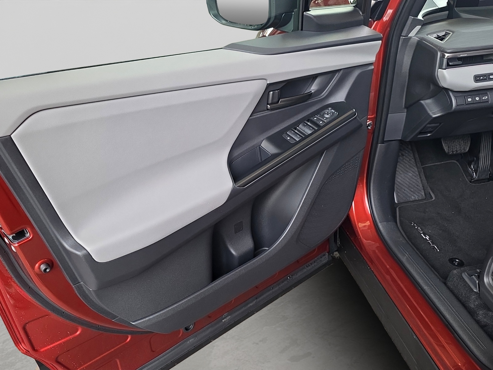 TOYOTA C-HR+ Premium AWD-image-11
