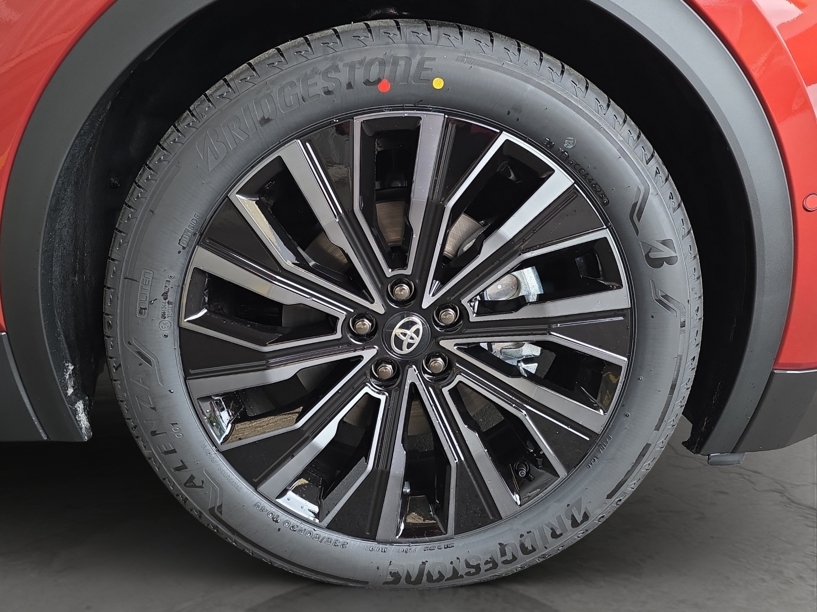 TOYOTA C-HR+ Premium AWD-image-15