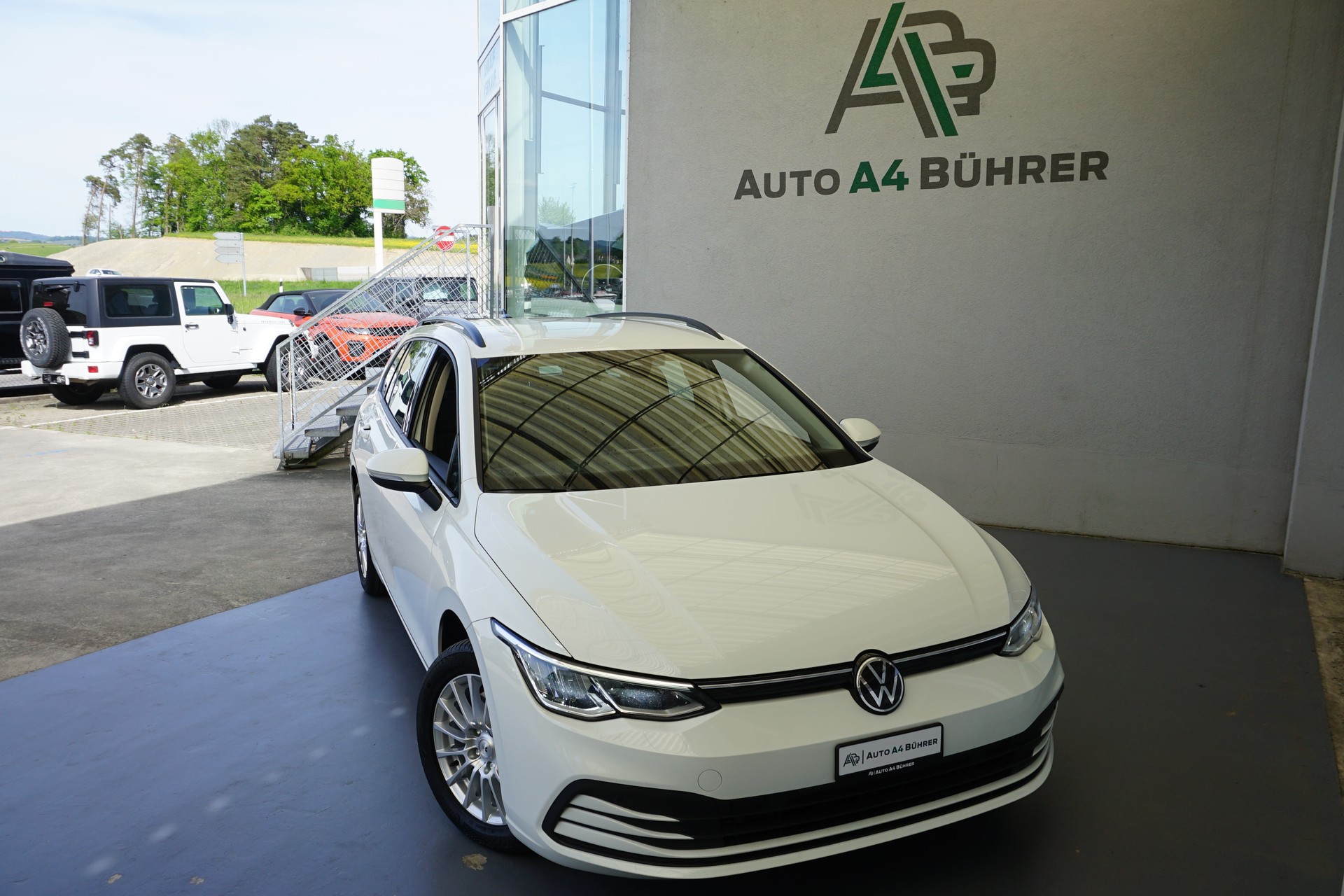 VW Golf 8 Variant 2.0 TDI Life DSG-Automat mit Abstandsregeltempomat "aus erster Hand+CH-Auto"-showroom-element-2