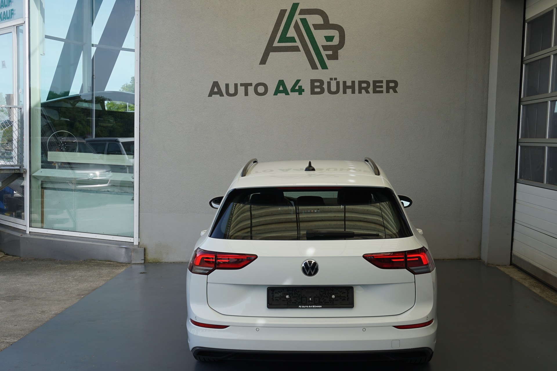 VW Golf 8 Variant 2.0 TDI Life DSG-Automat mit Abstandsregeltempomat "aus erster Hand+CH-Auto"-image-8
