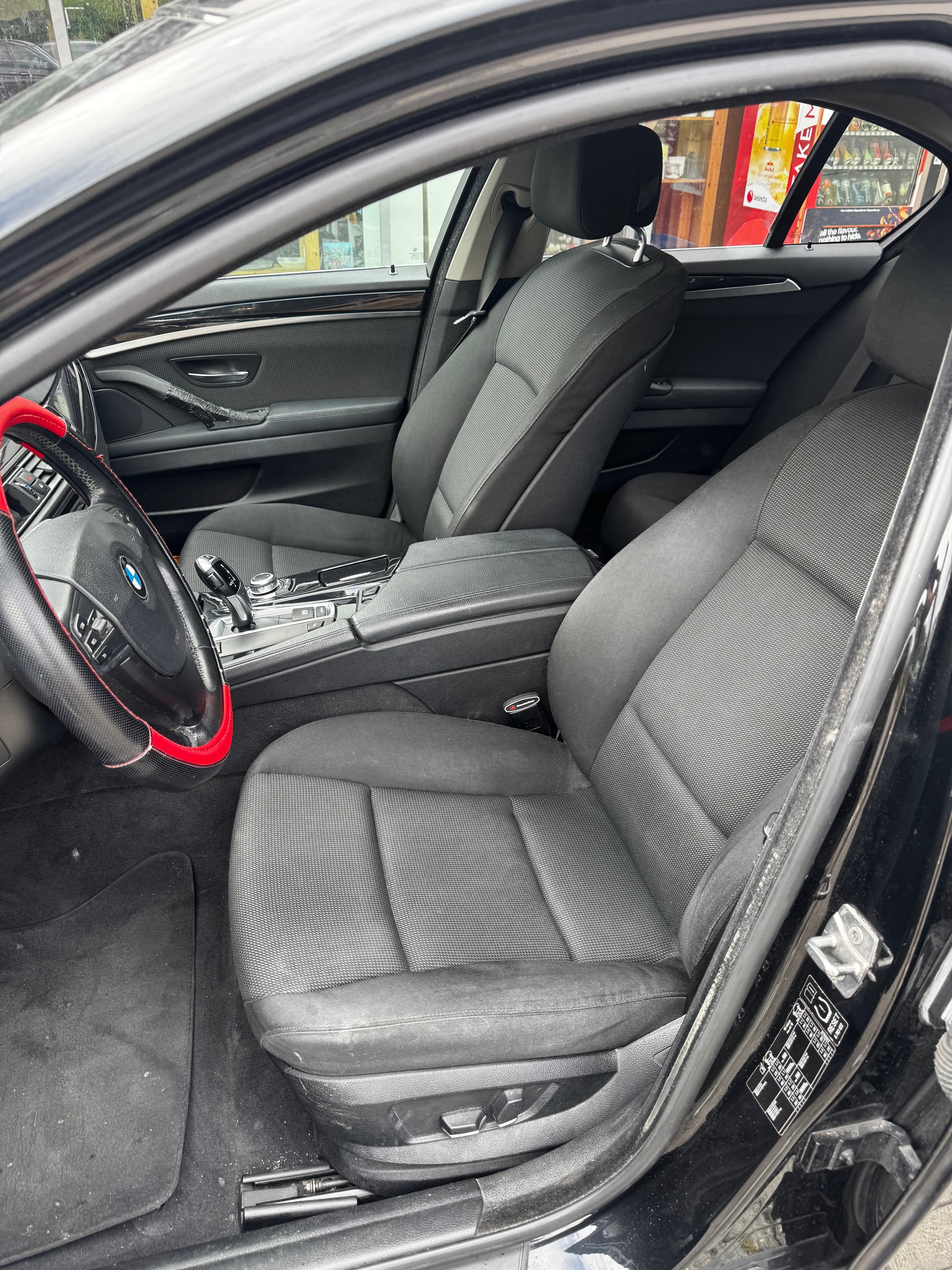 BMW 523i-image-4