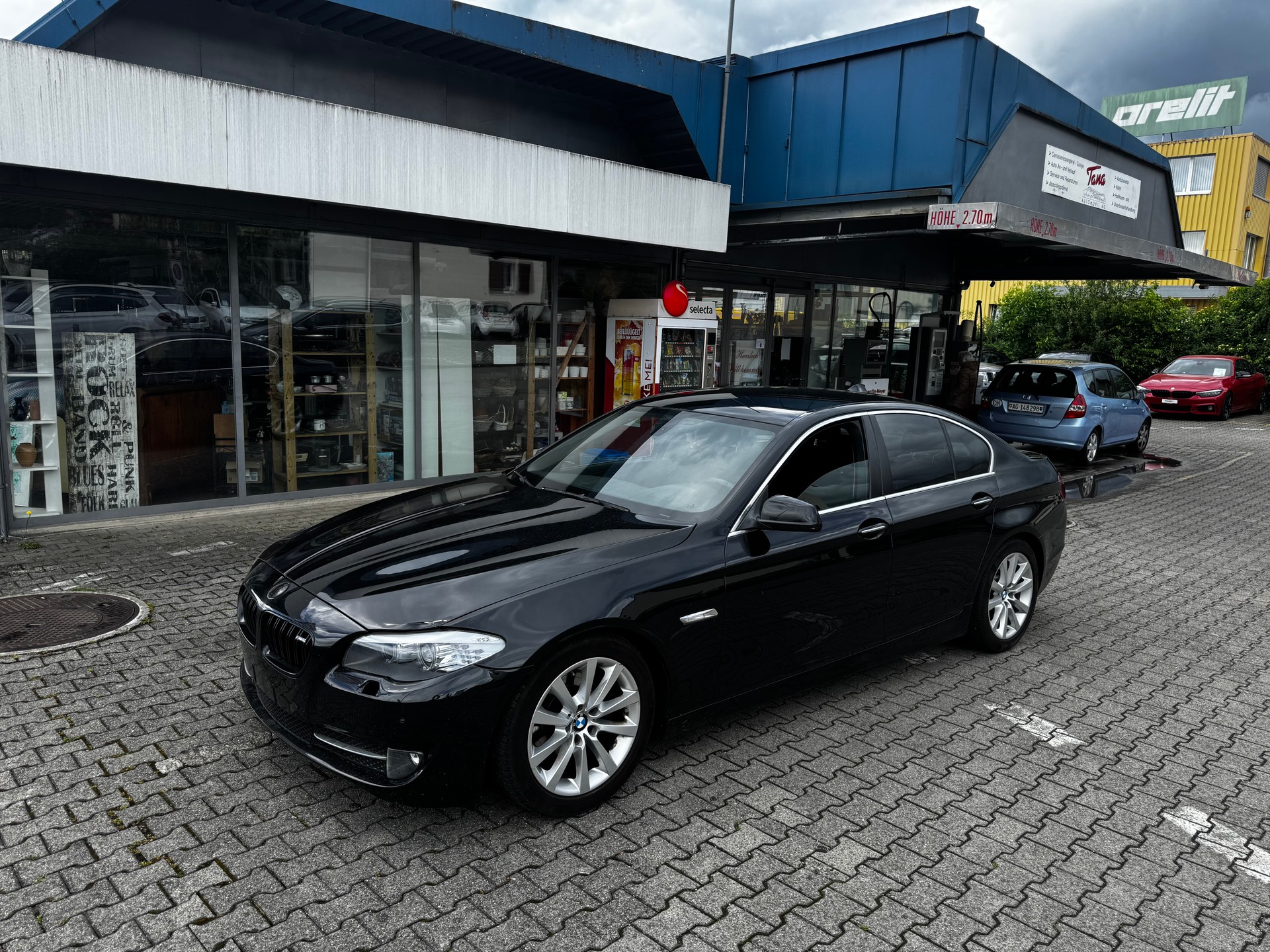 BMW 523i